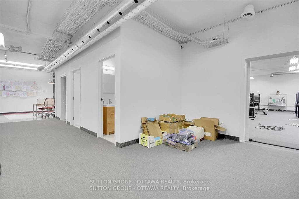 981 Wellington Street Unit 200 photo 25
