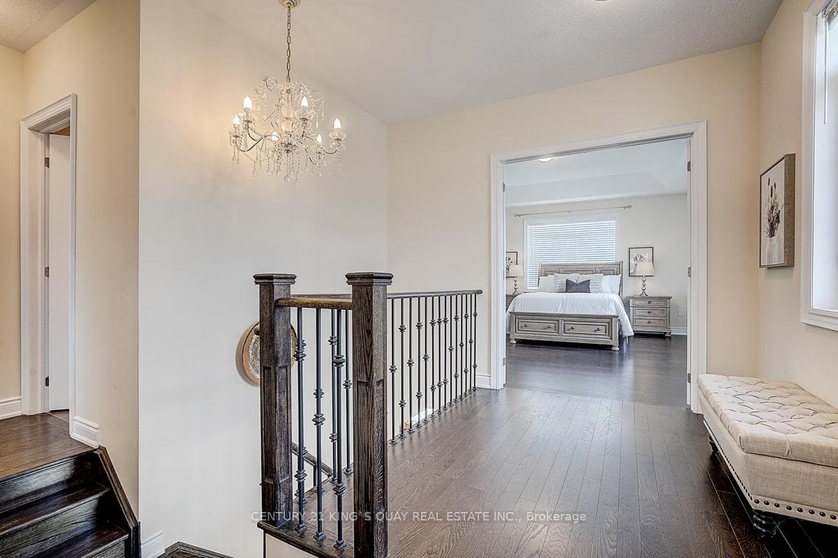 6 Ruffle Lane photo 36