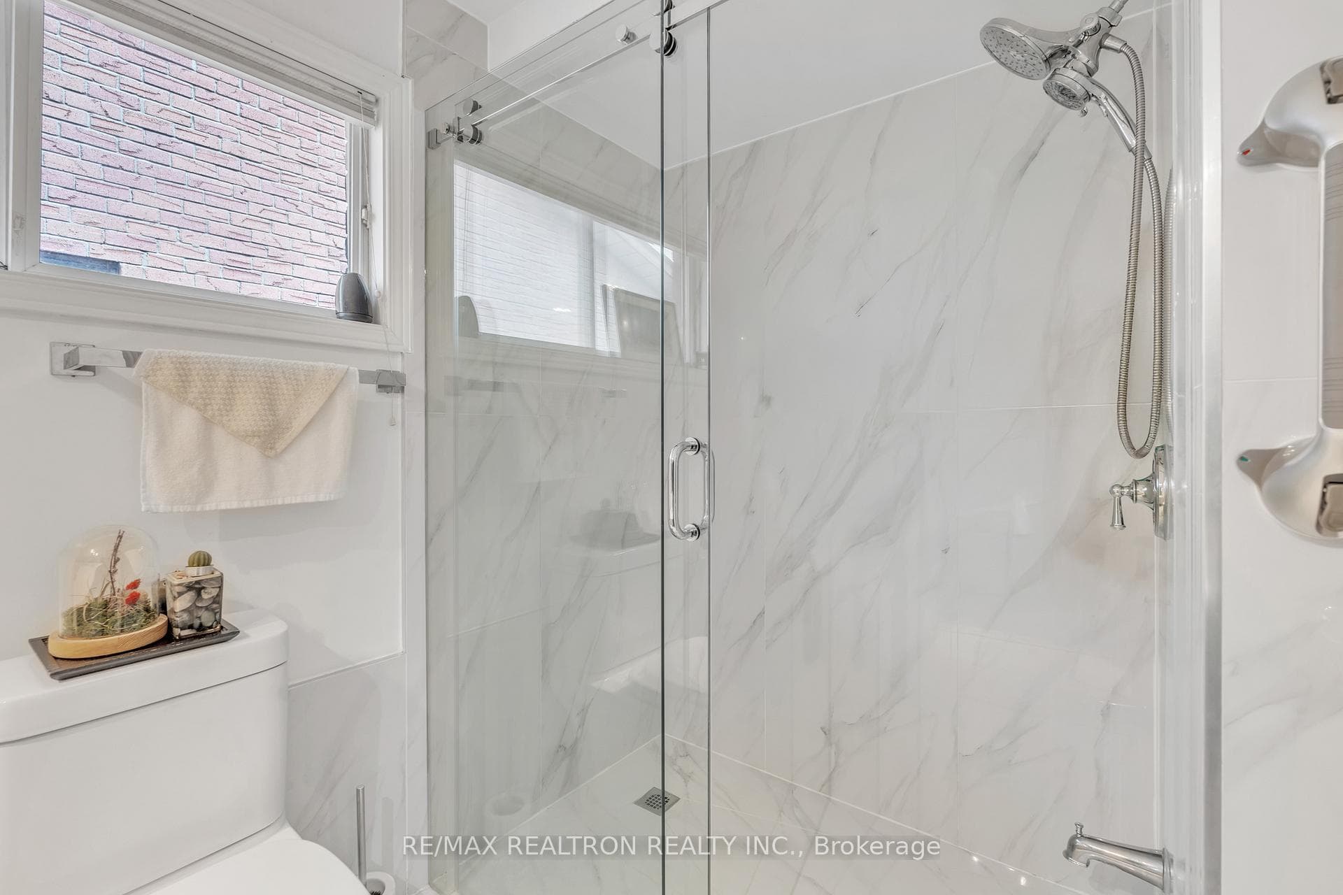 111 Robert Hicks Drive photo 25