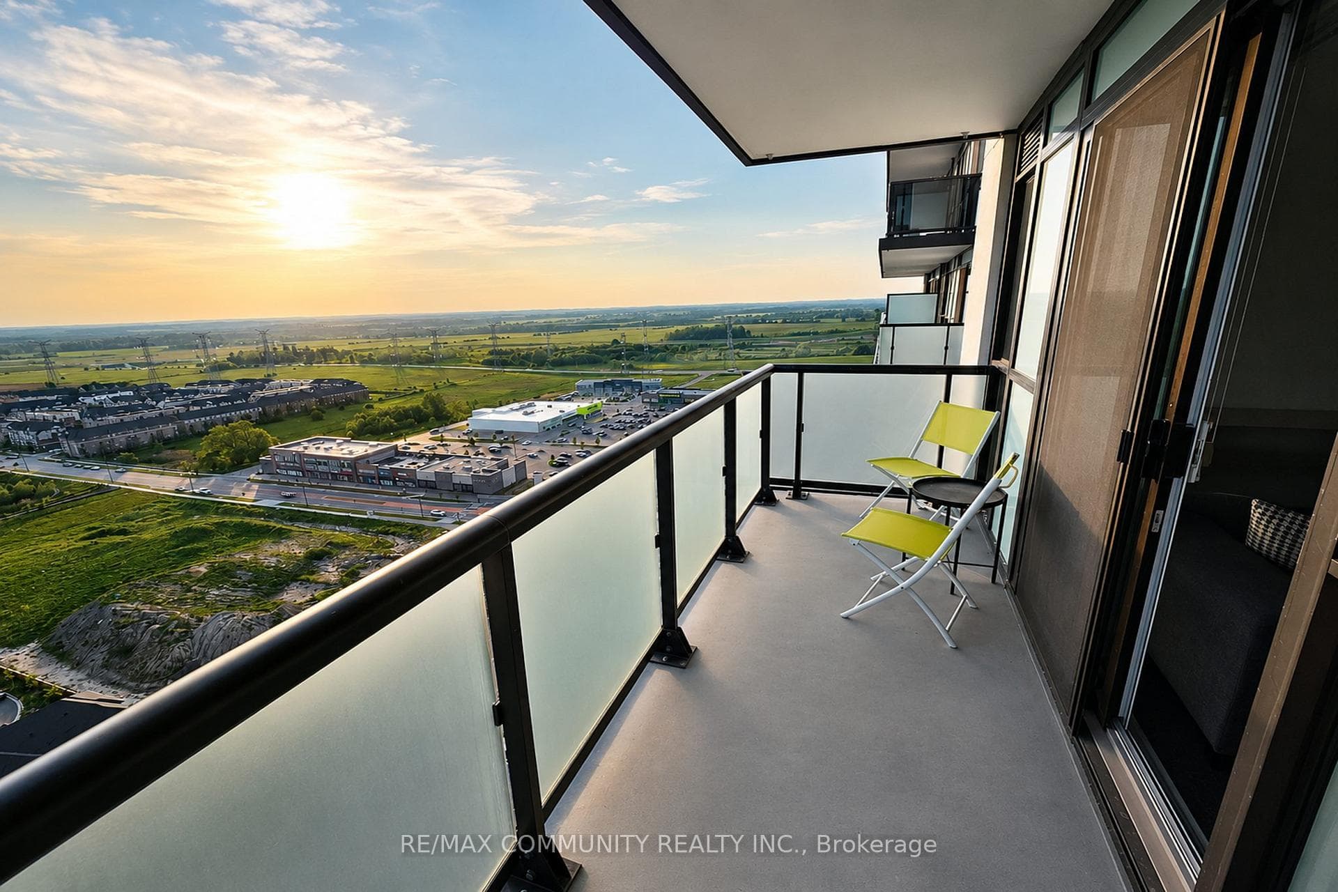2550 Simcoe Street Unit 2402 photo 19