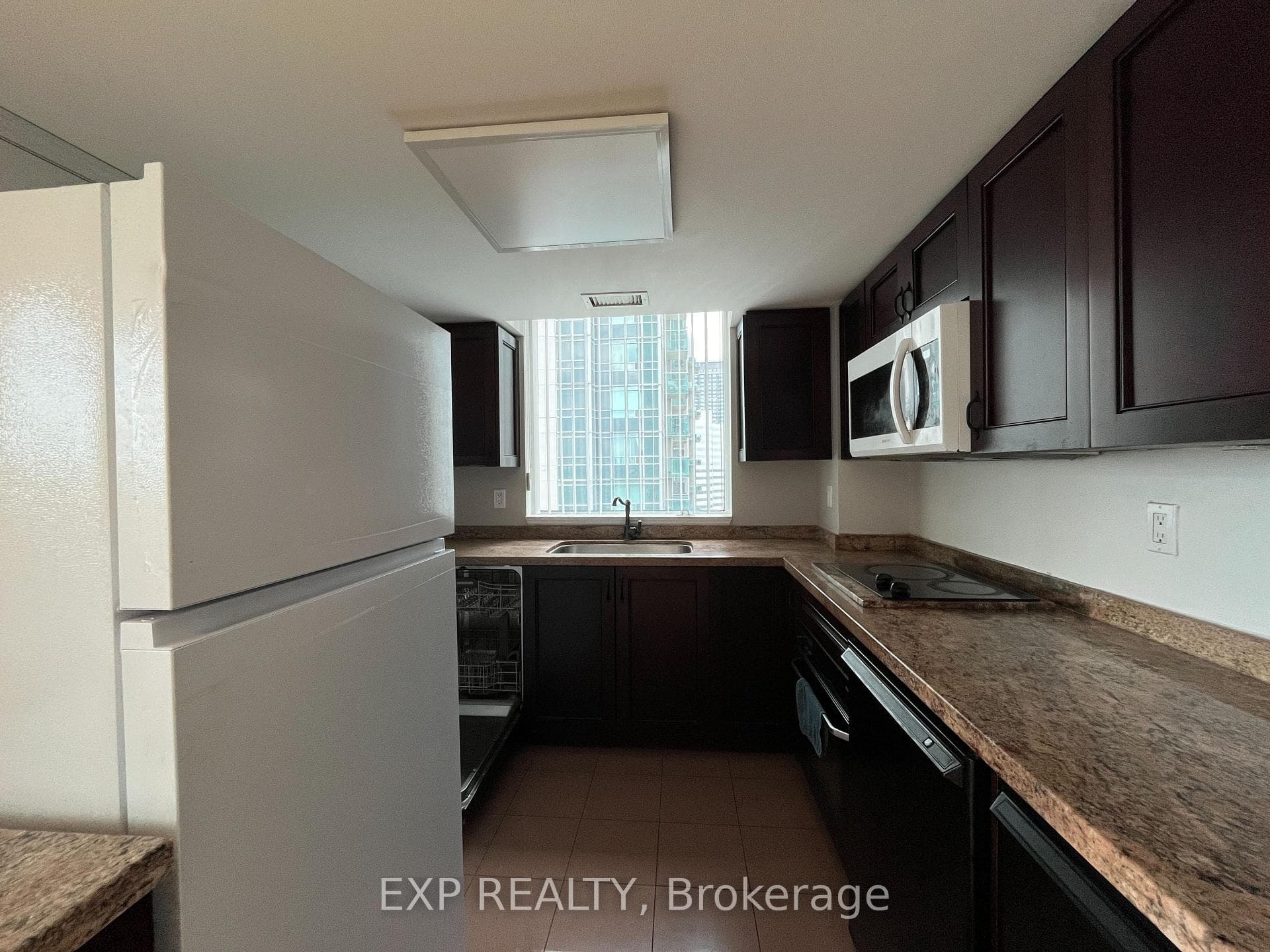 28 Harrison Garden Boulevard Unit 1608 photo 4