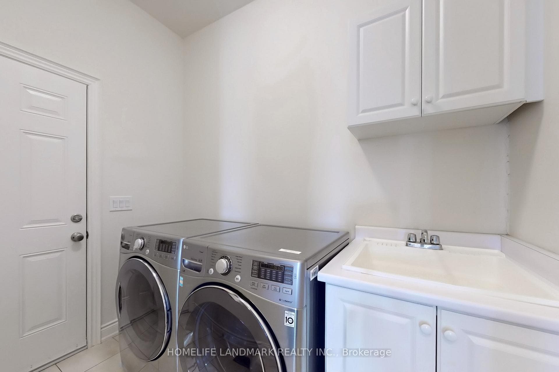 1533 Devine Point photo 25