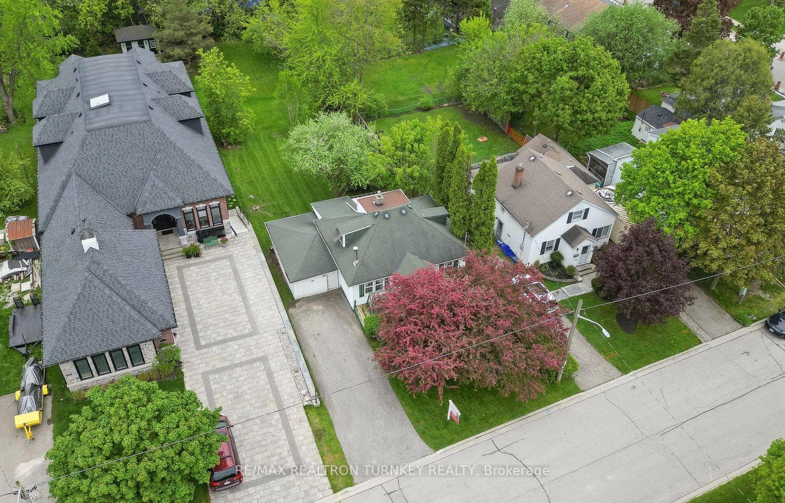 Welcome to 69 Kennedy Street East!
