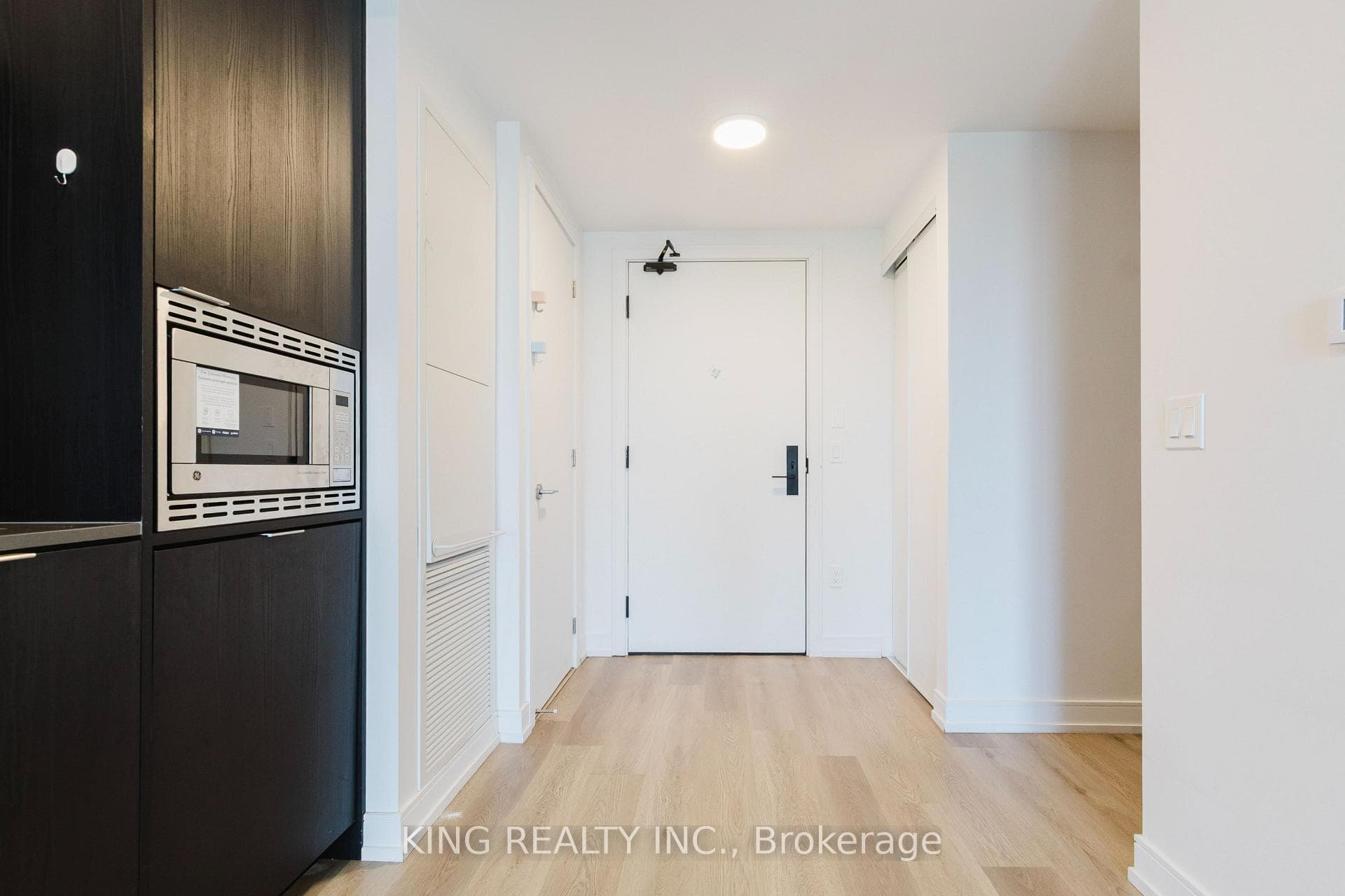 1 Jarvis Street Unit 531 photo 17