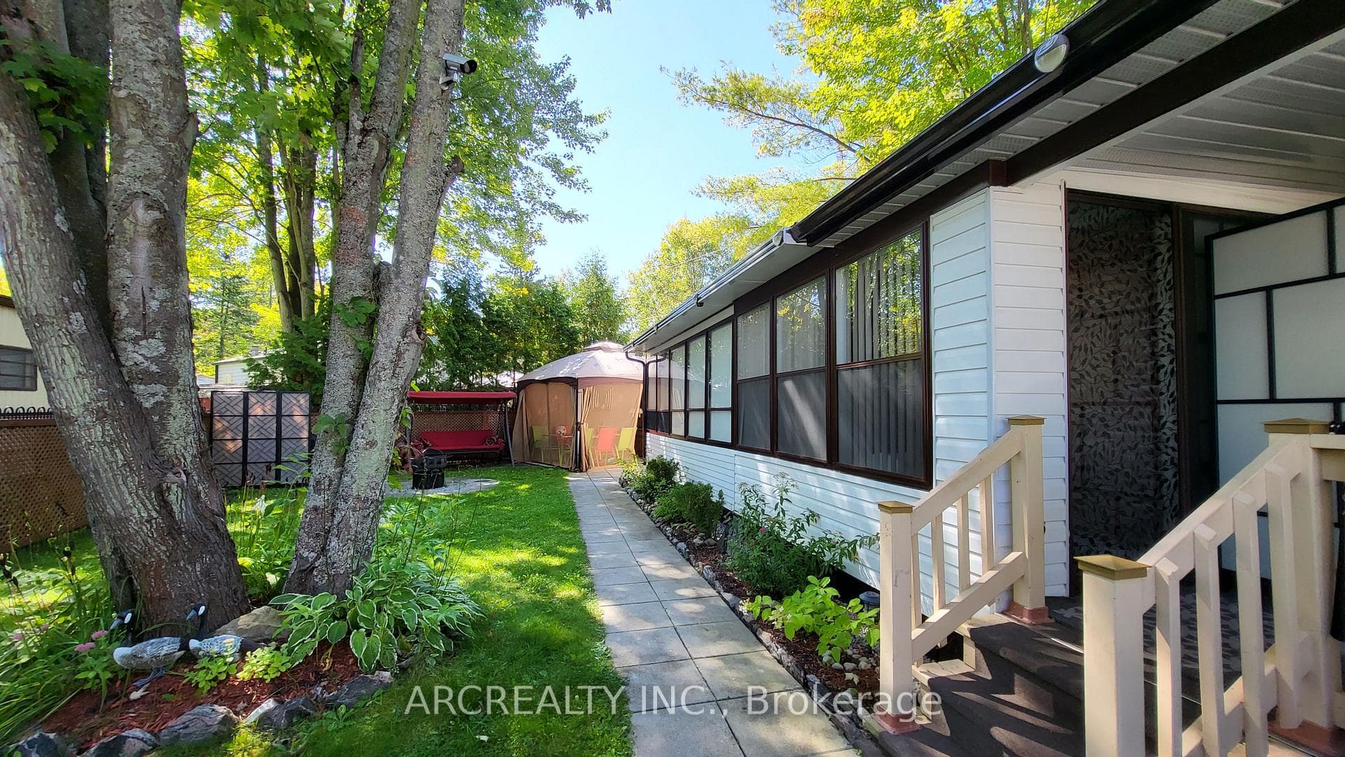 2 Oriole Parkway photo 27