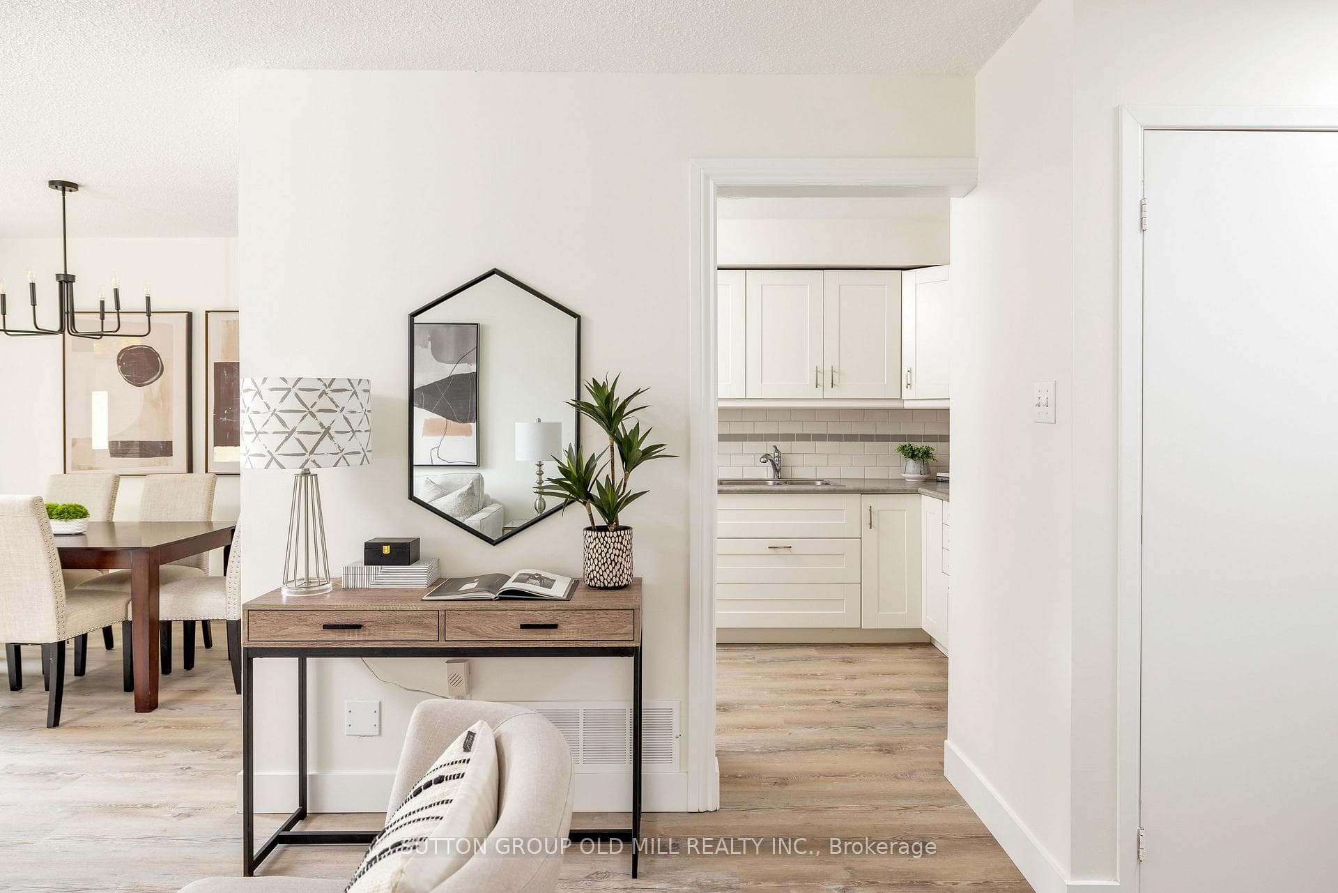 14 Knightsbridge Way photo 5