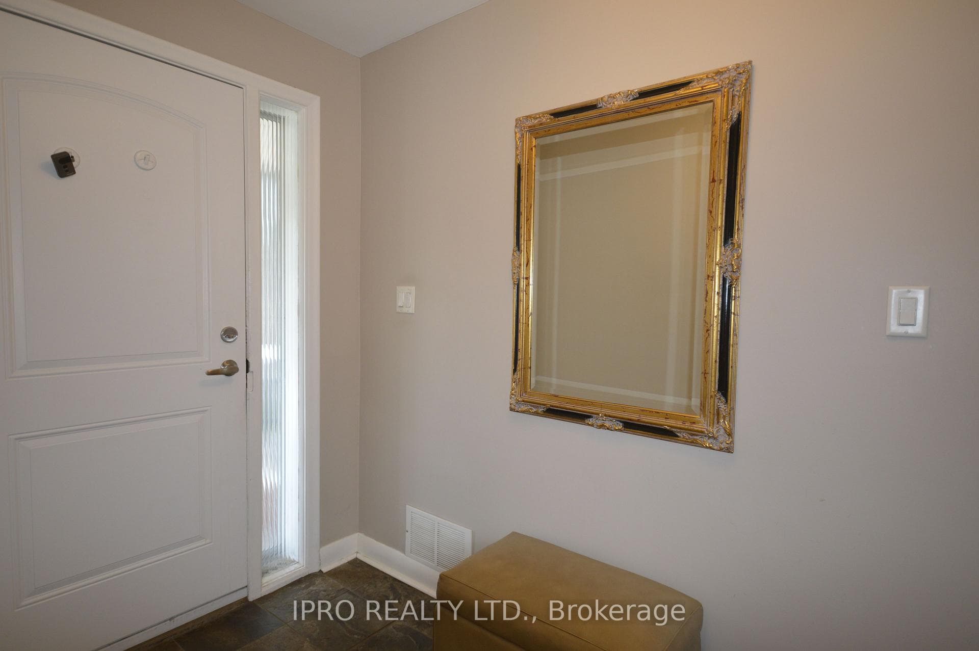 23 Bairstow Crescent Unit Main photo 2