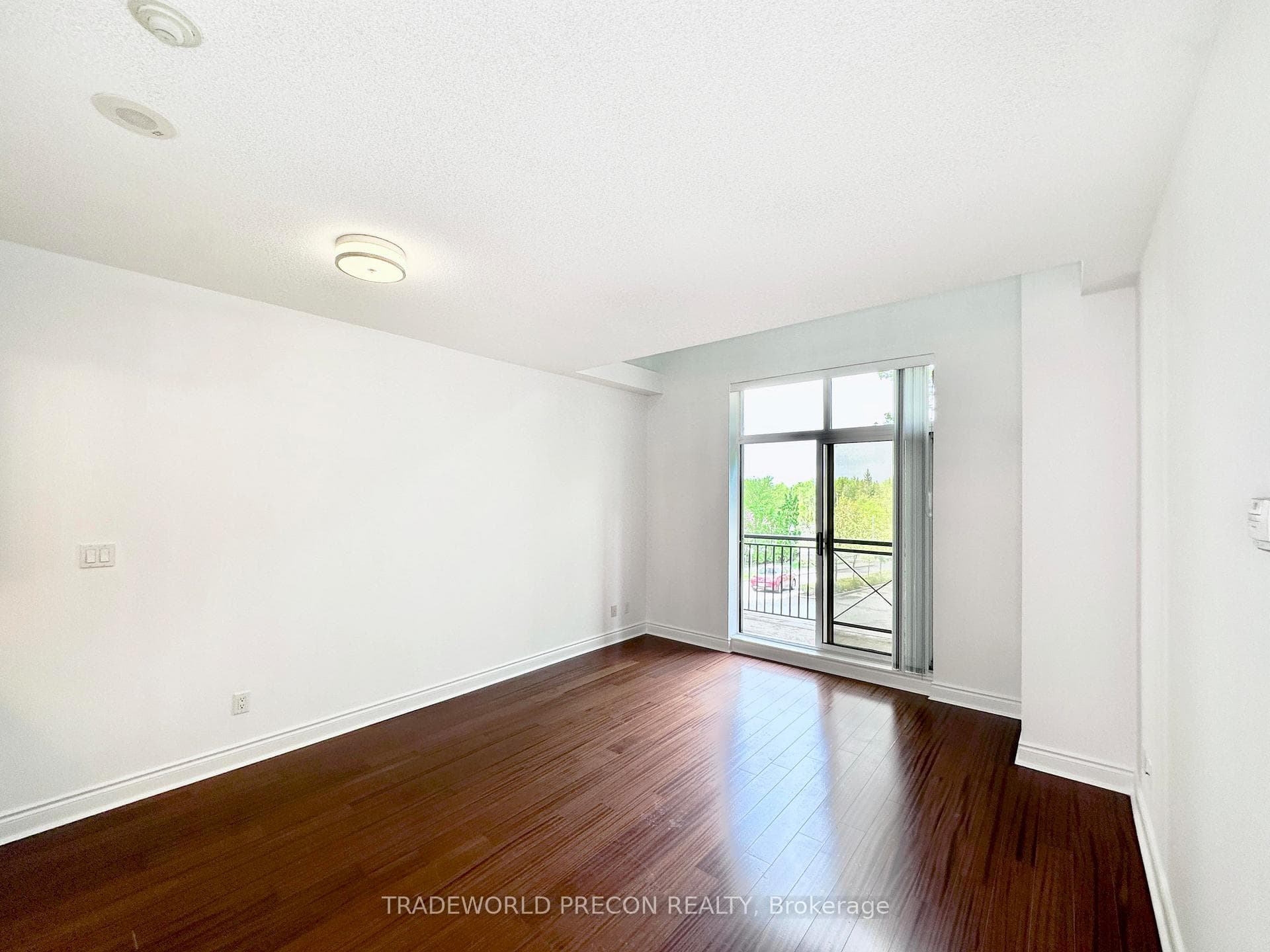 1105 Leslie Street Unit 206 photo 8
