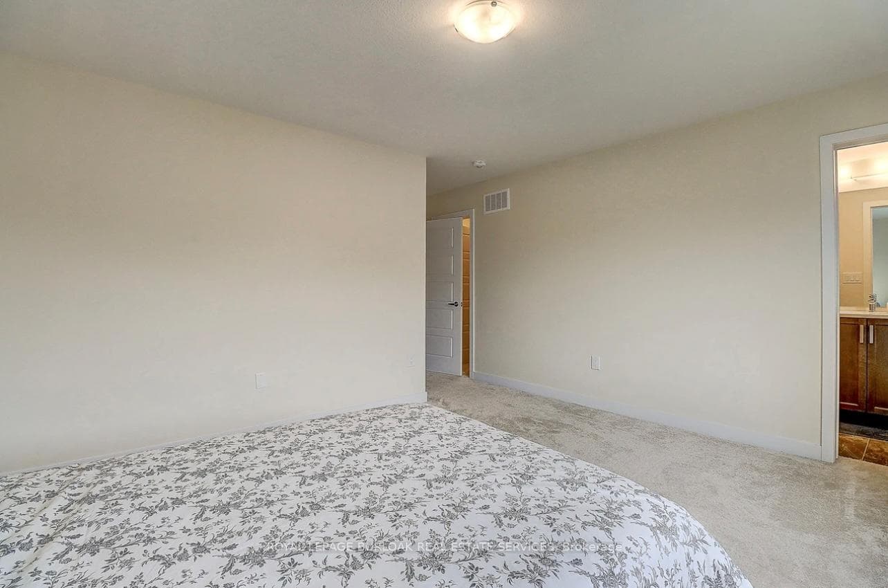 14 Ellis Avenue photo 20