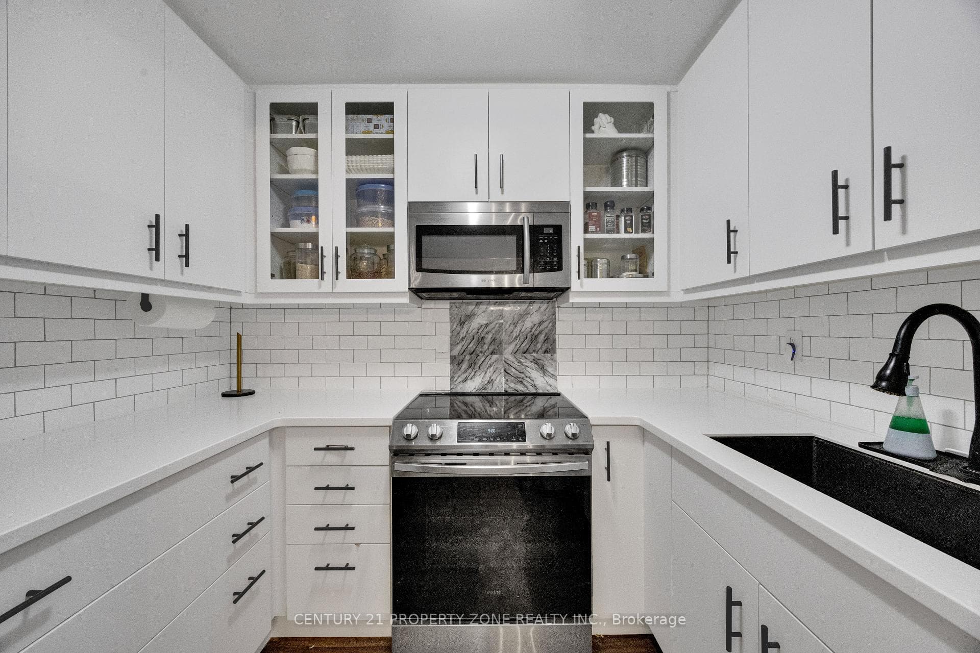 573 MORNINGTON Avenue Unit 907 photo 9