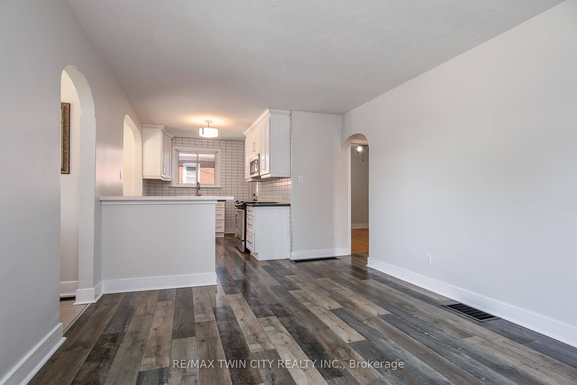 204 Bedford Road photo 6
