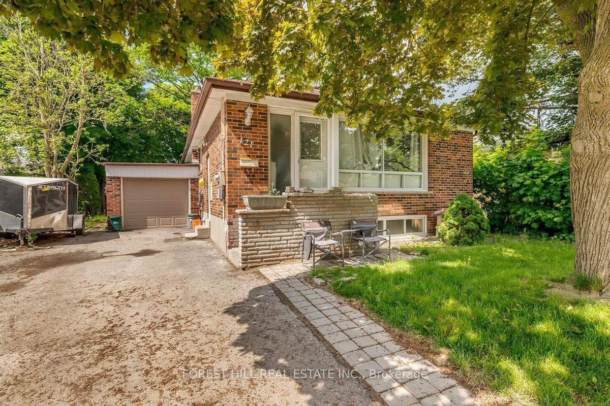 421 Fernleigh Circle photo 1