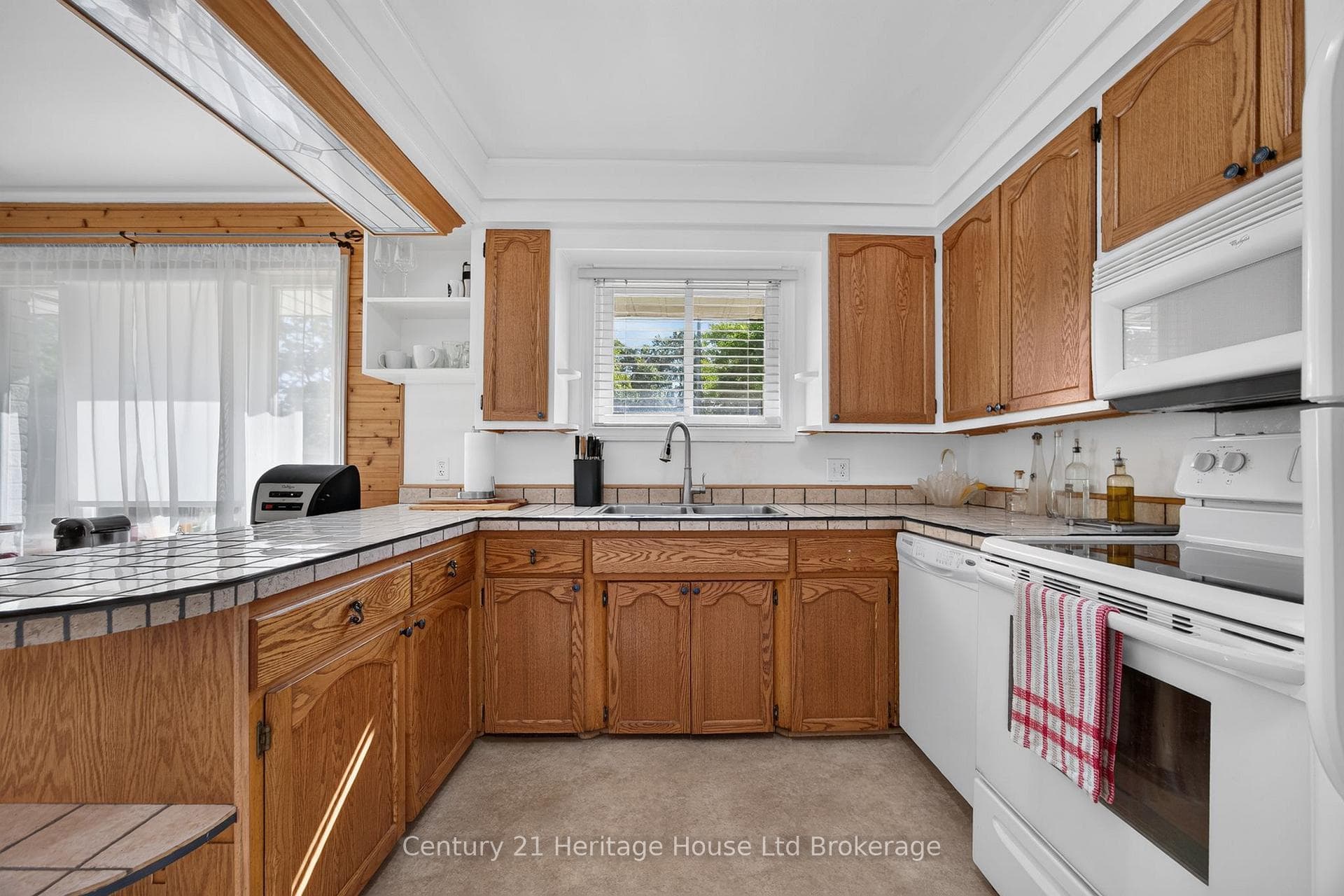 256 Markwell Street photo 10