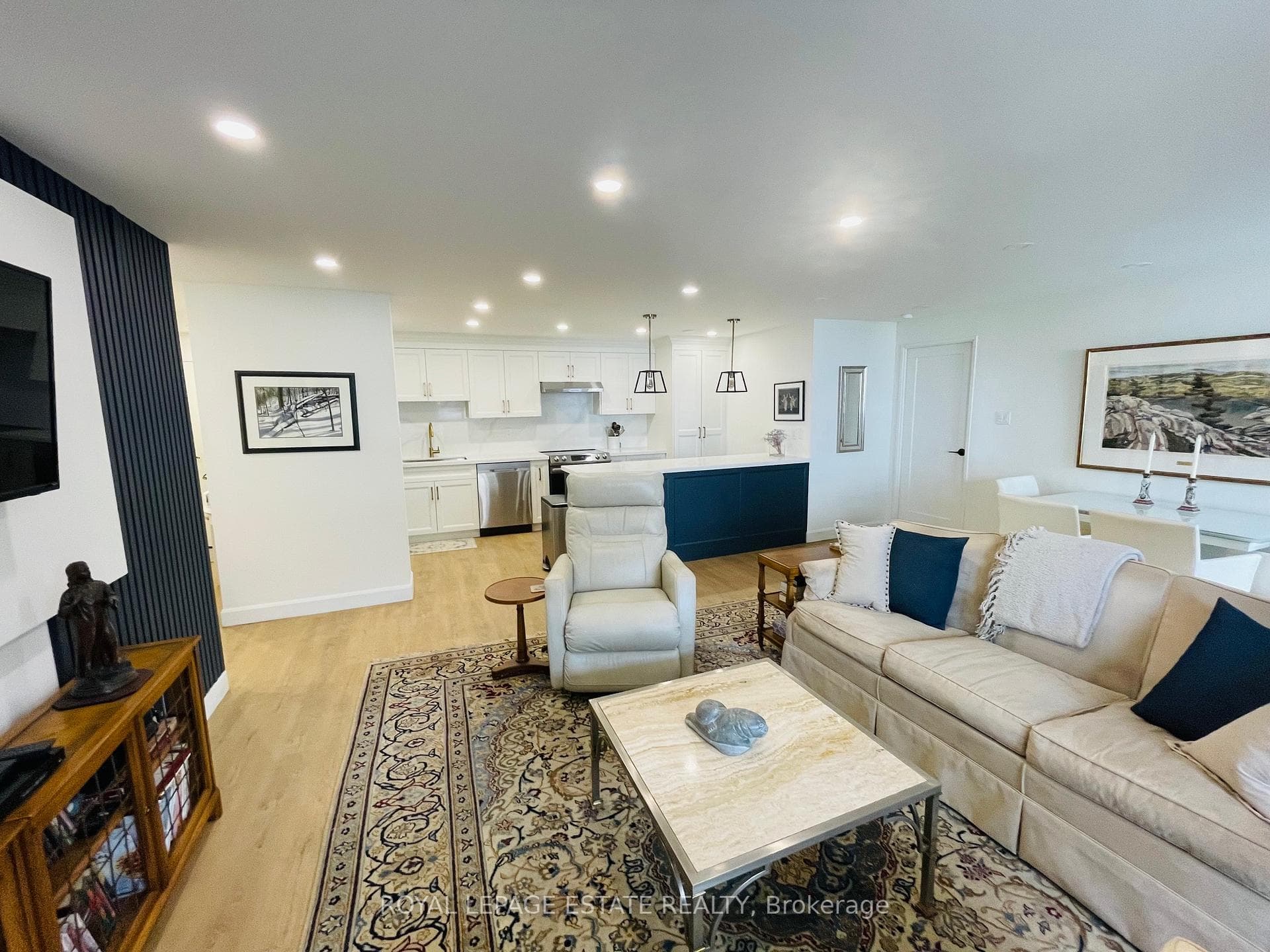 50 Inverlochy Boulevard Unit 1004 photo 5