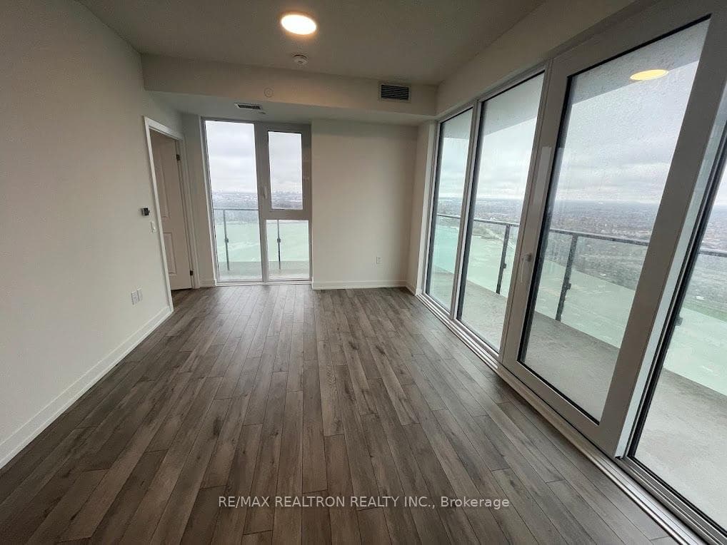 15 Skyridge Drive Unit 2207 photo 12