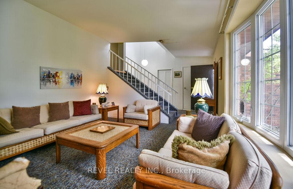 222 Earl Street photo 4