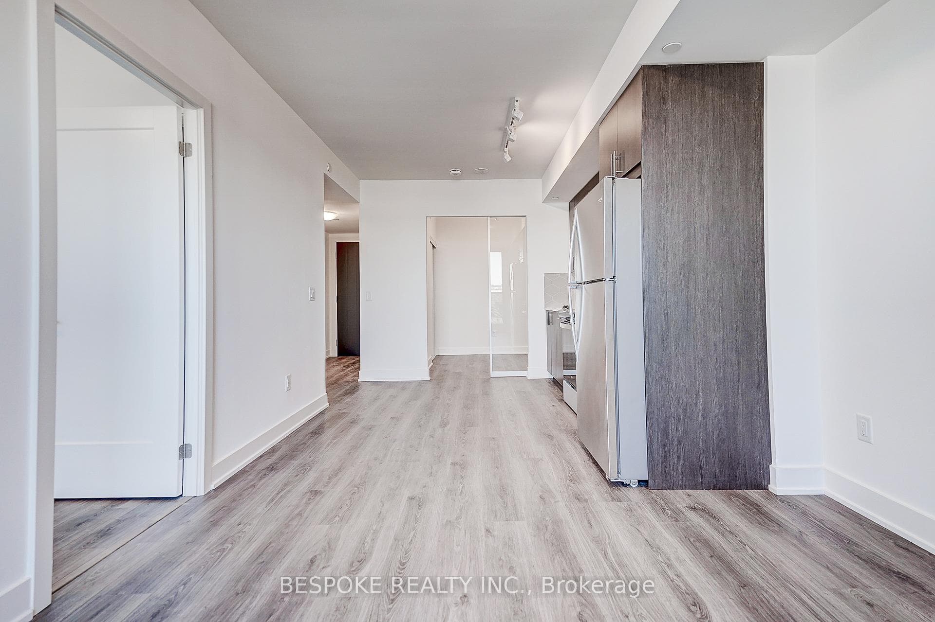 2545 Simcoe Street Unit 704 photo 13