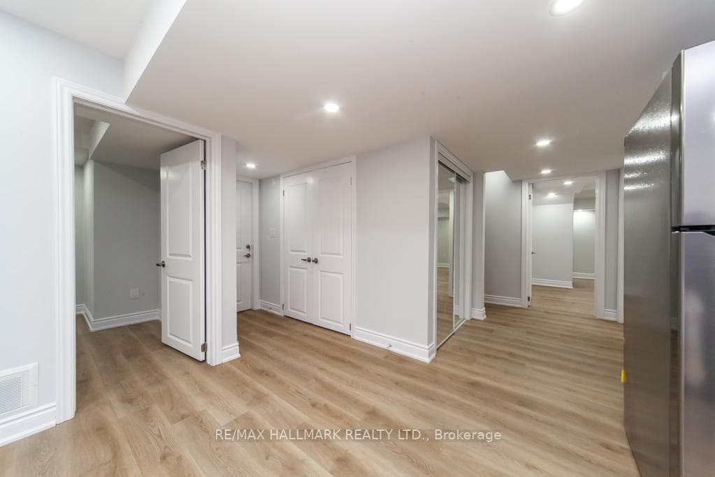 2 Decourcy-Ireland Circle Unit Bsmt photo 25