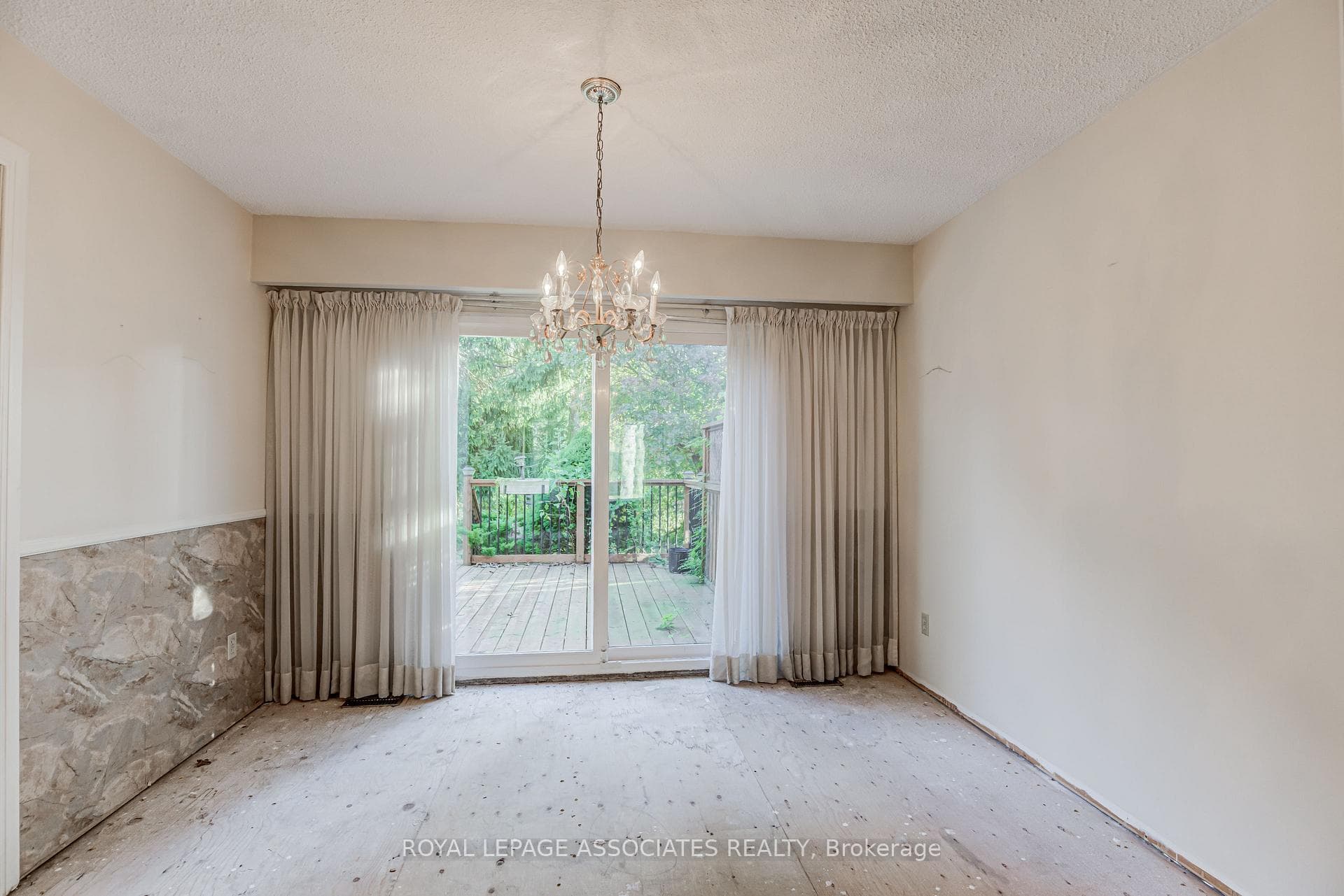 1801 Storrington Street photo 4