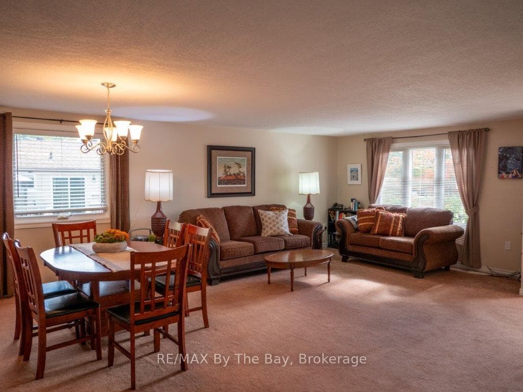 755 Algonquin Drive photo 4