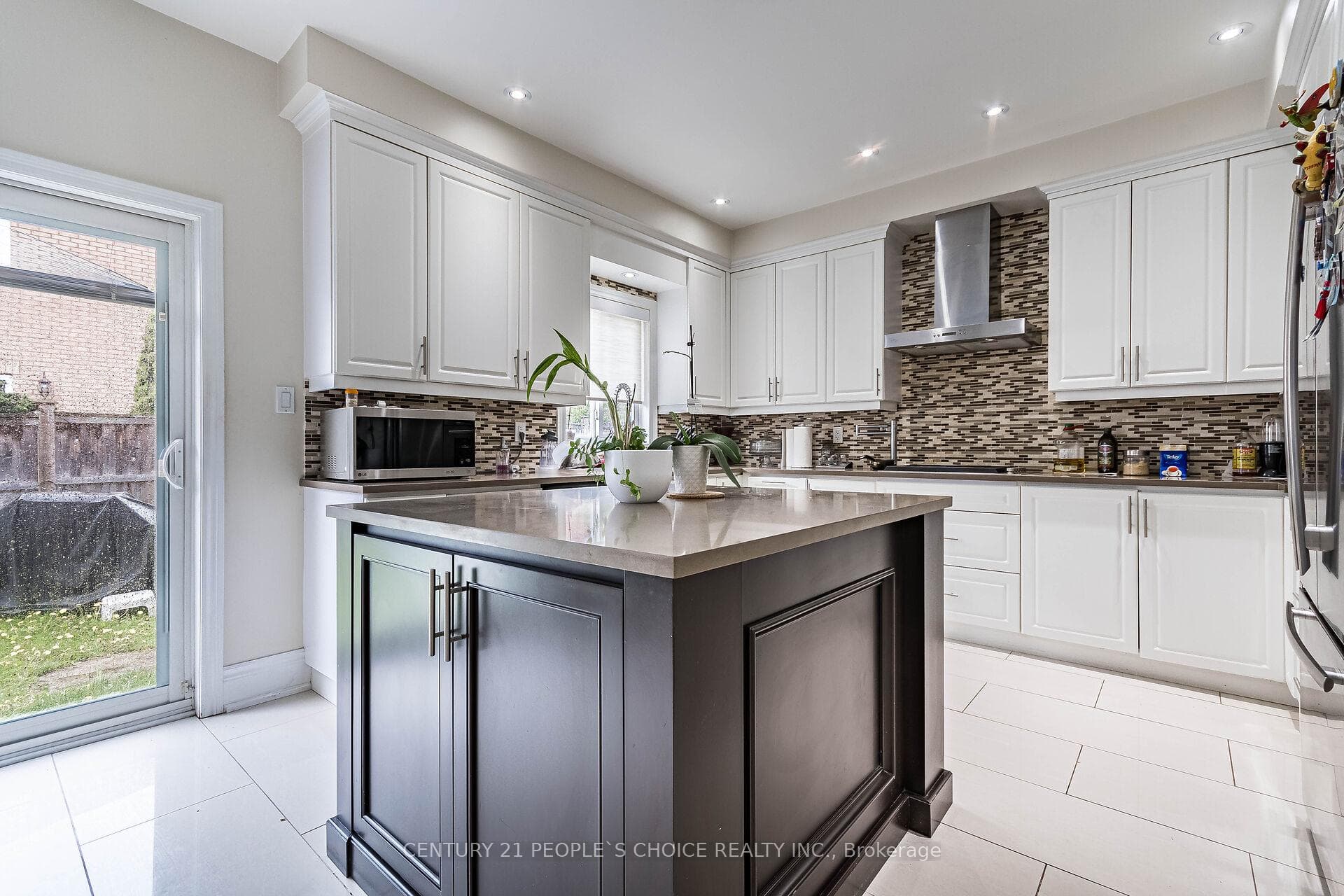 268 Vellore Avenue photo 2