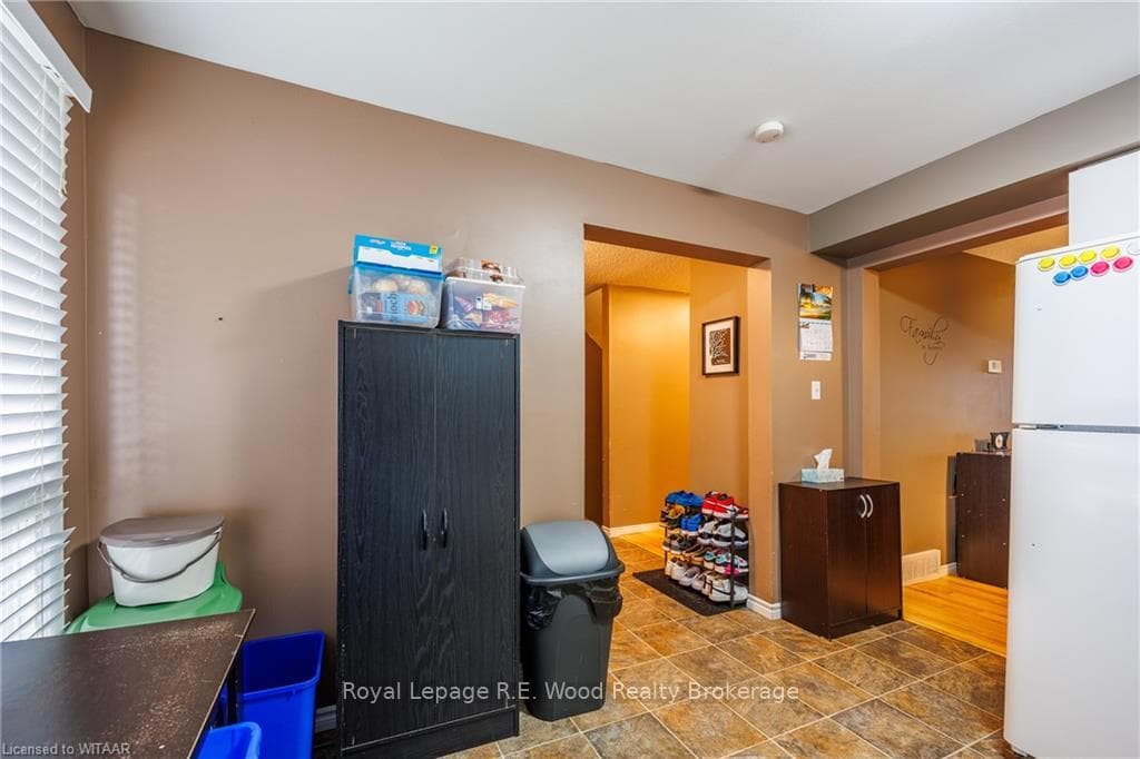 409 THOMPSON Road Unit 25 photo 9