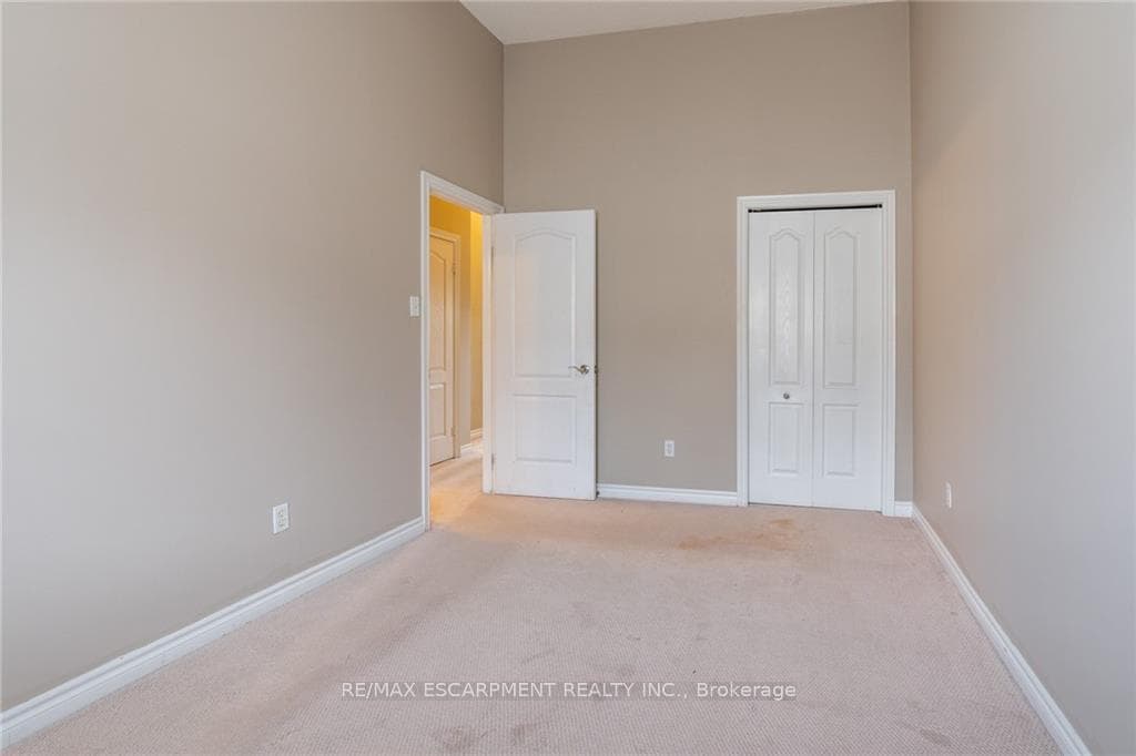 1361 Stephenson Drive photo 14