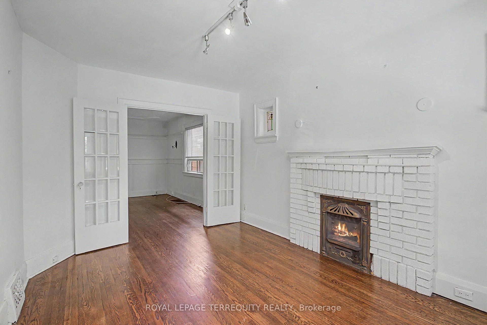 122 Ascot Avenue photo 9