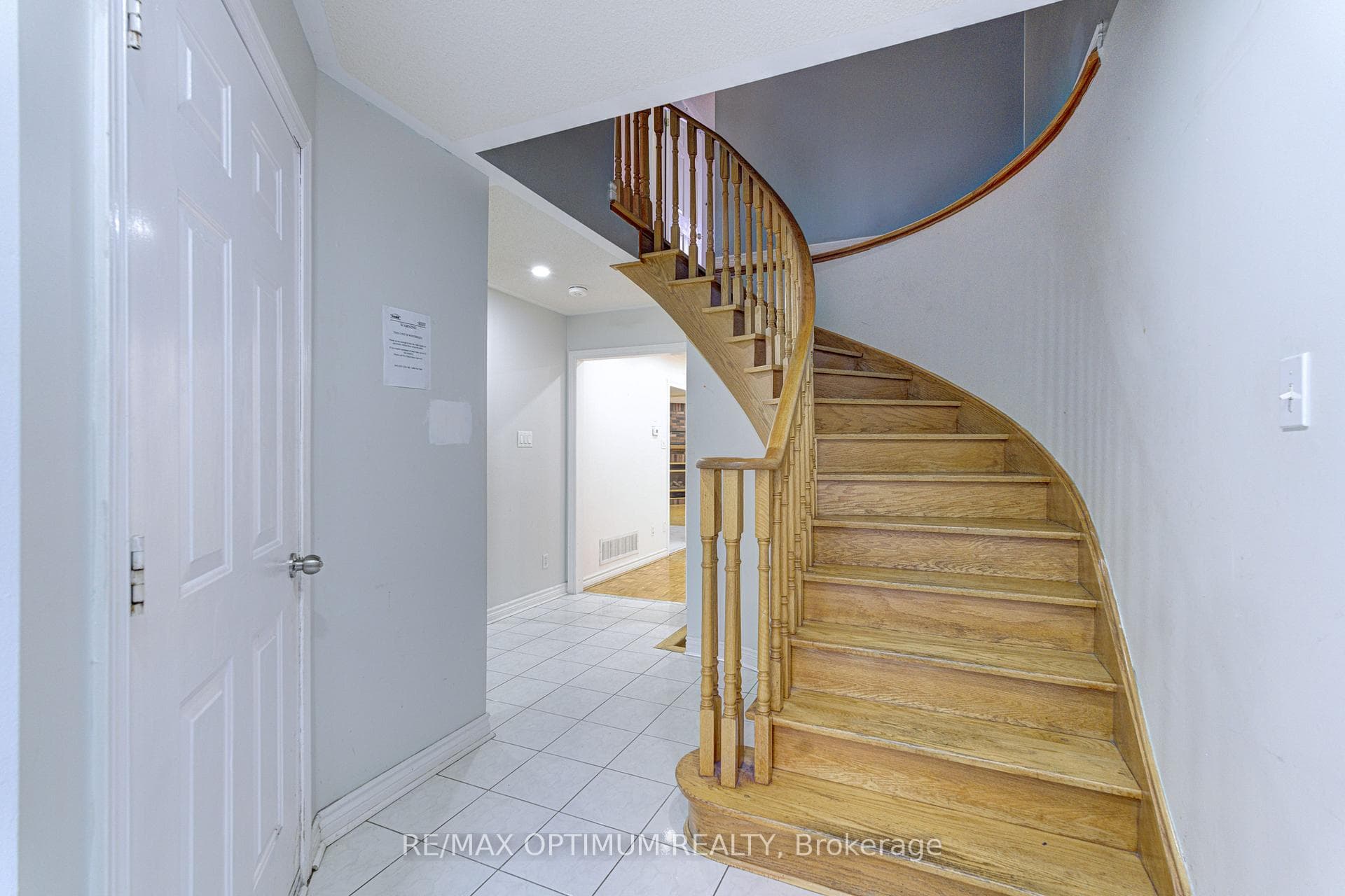 35 Wildberry Crescent photo 7