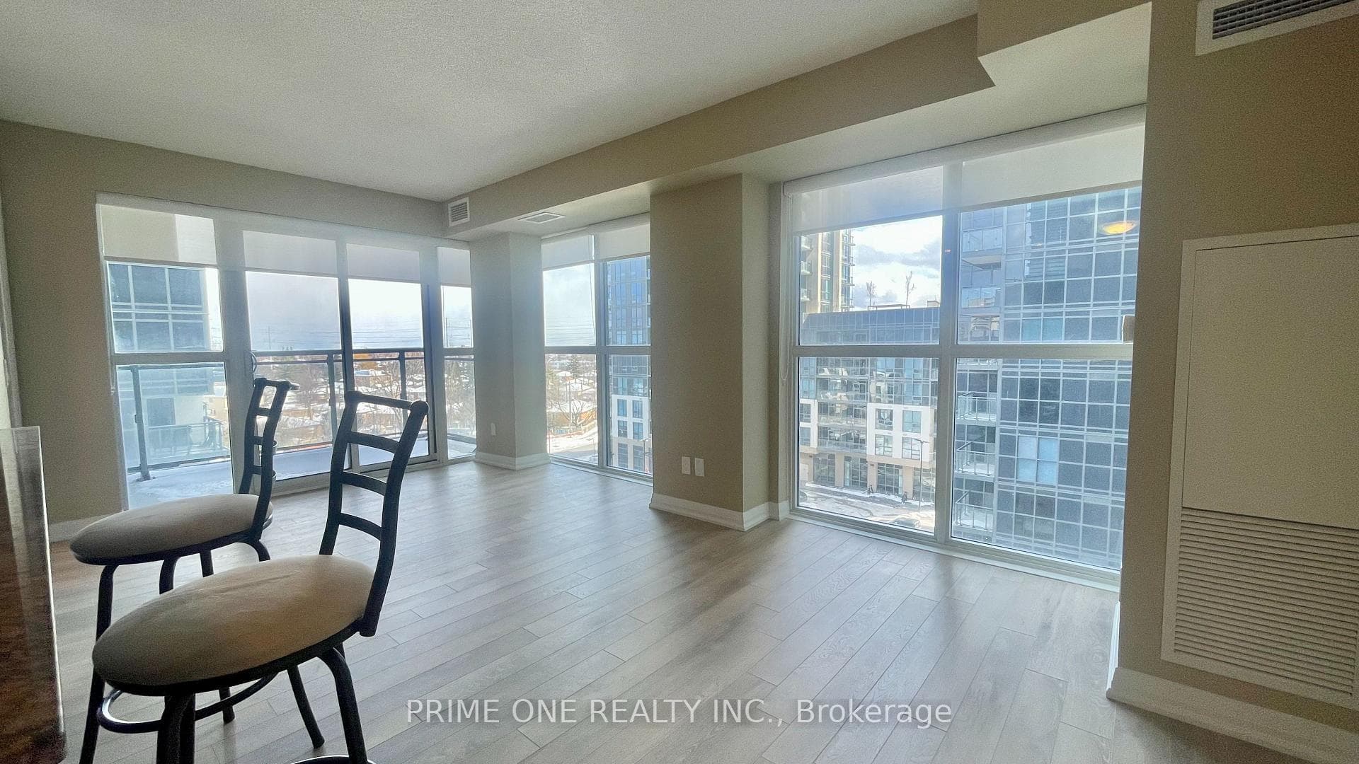 30 Meadowglen Place Unit 618 photo 13