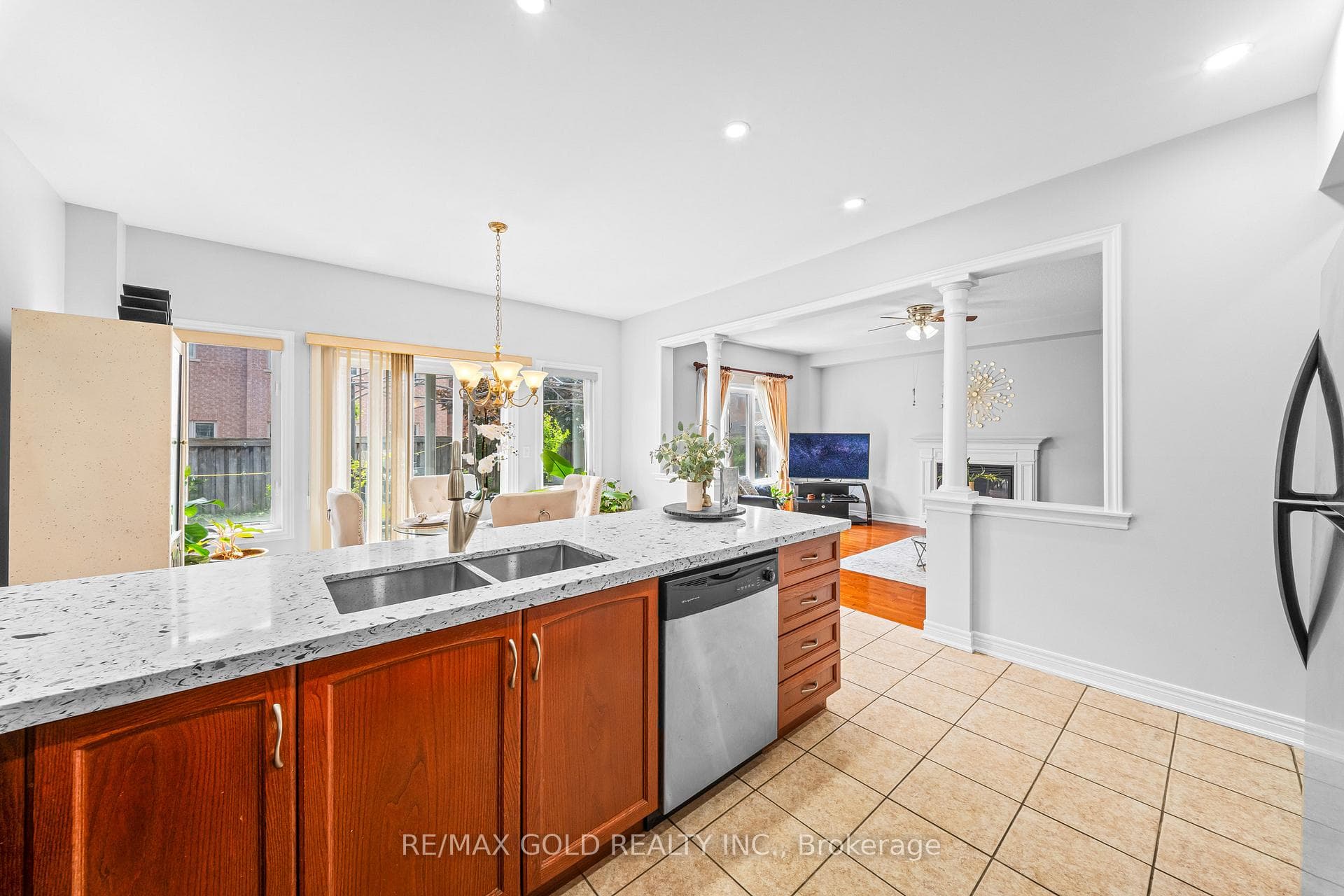 14 Dovehaven Crescent photo 13