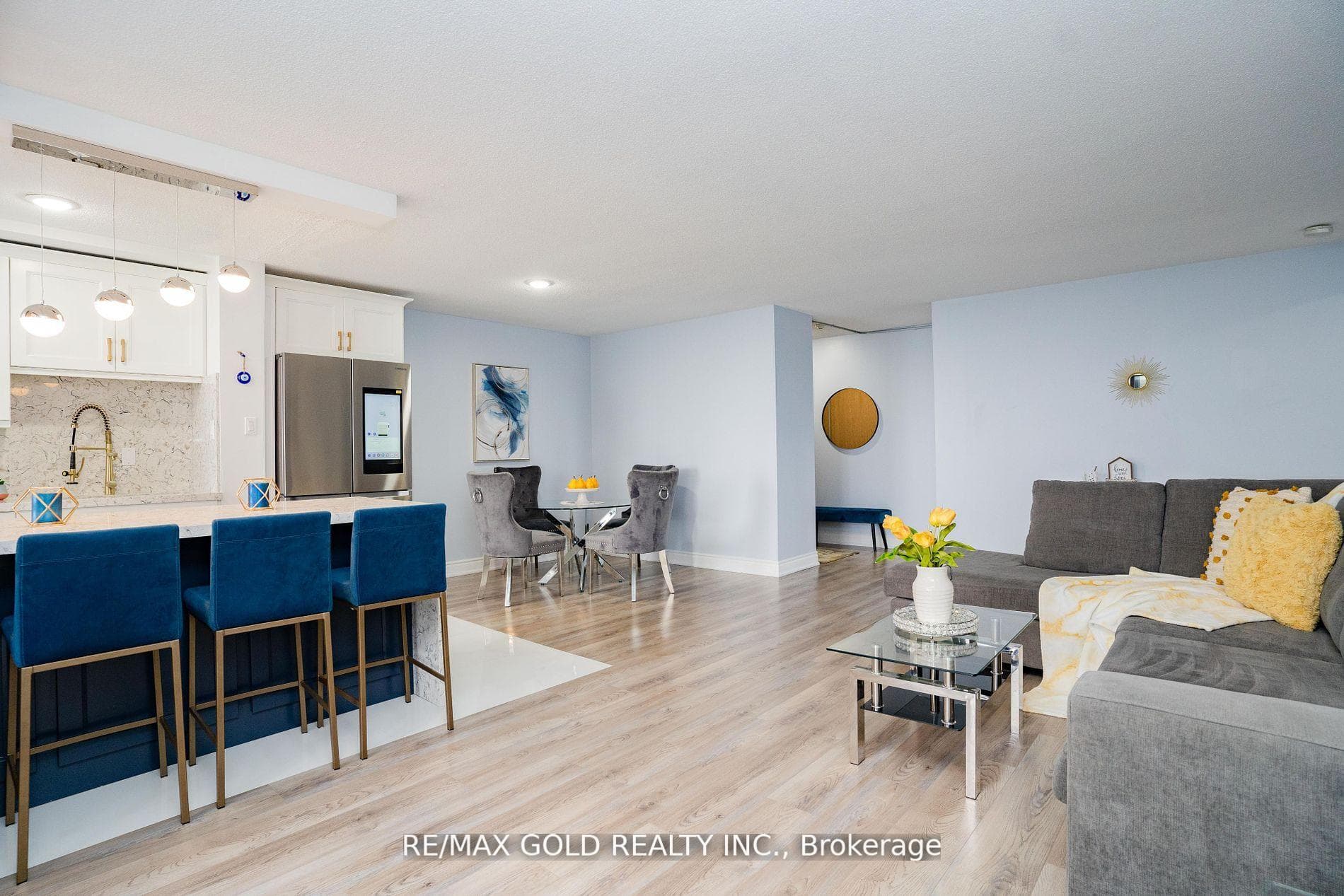 18 Knightsbridge Road Unit 1211 photo 17