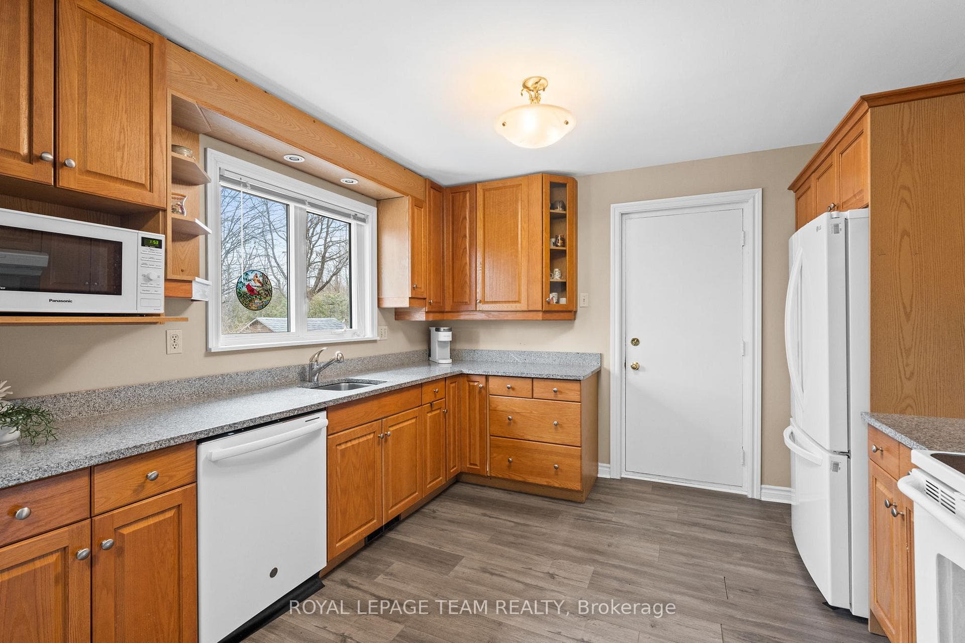 6481 Rideau Valley Drive photo 13