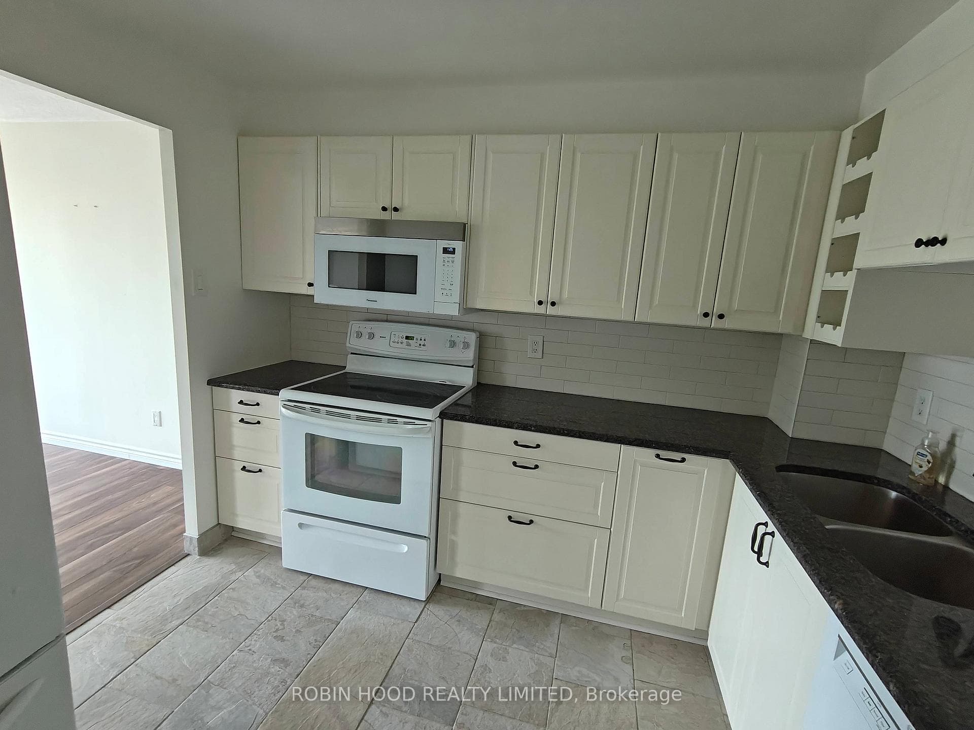 960 Teron Road Unit 608 photo 3