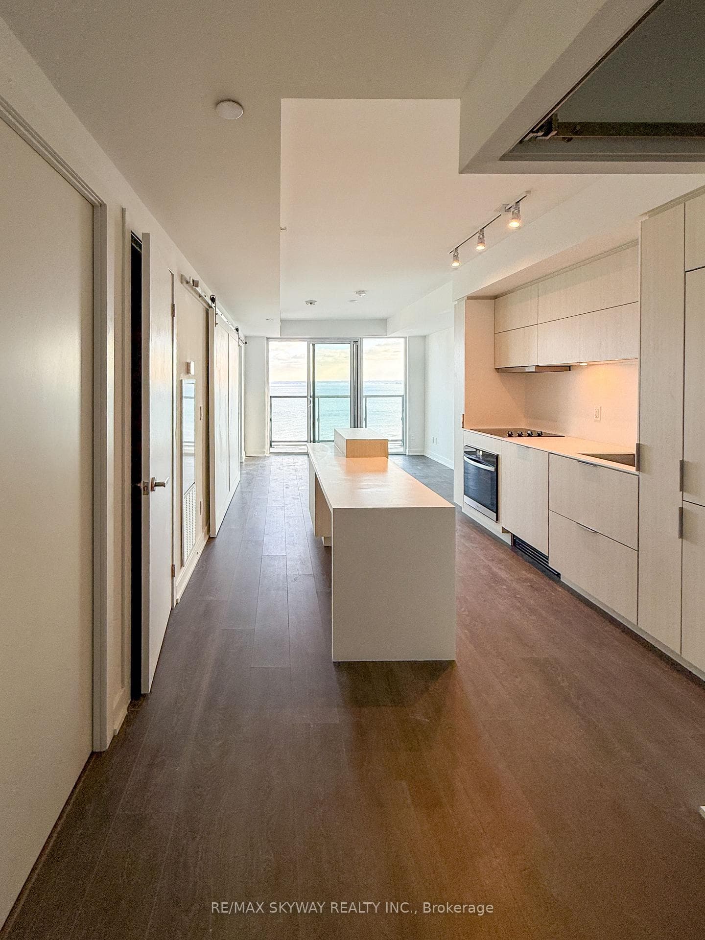 370 Martha Street Unit 1405 photo 23