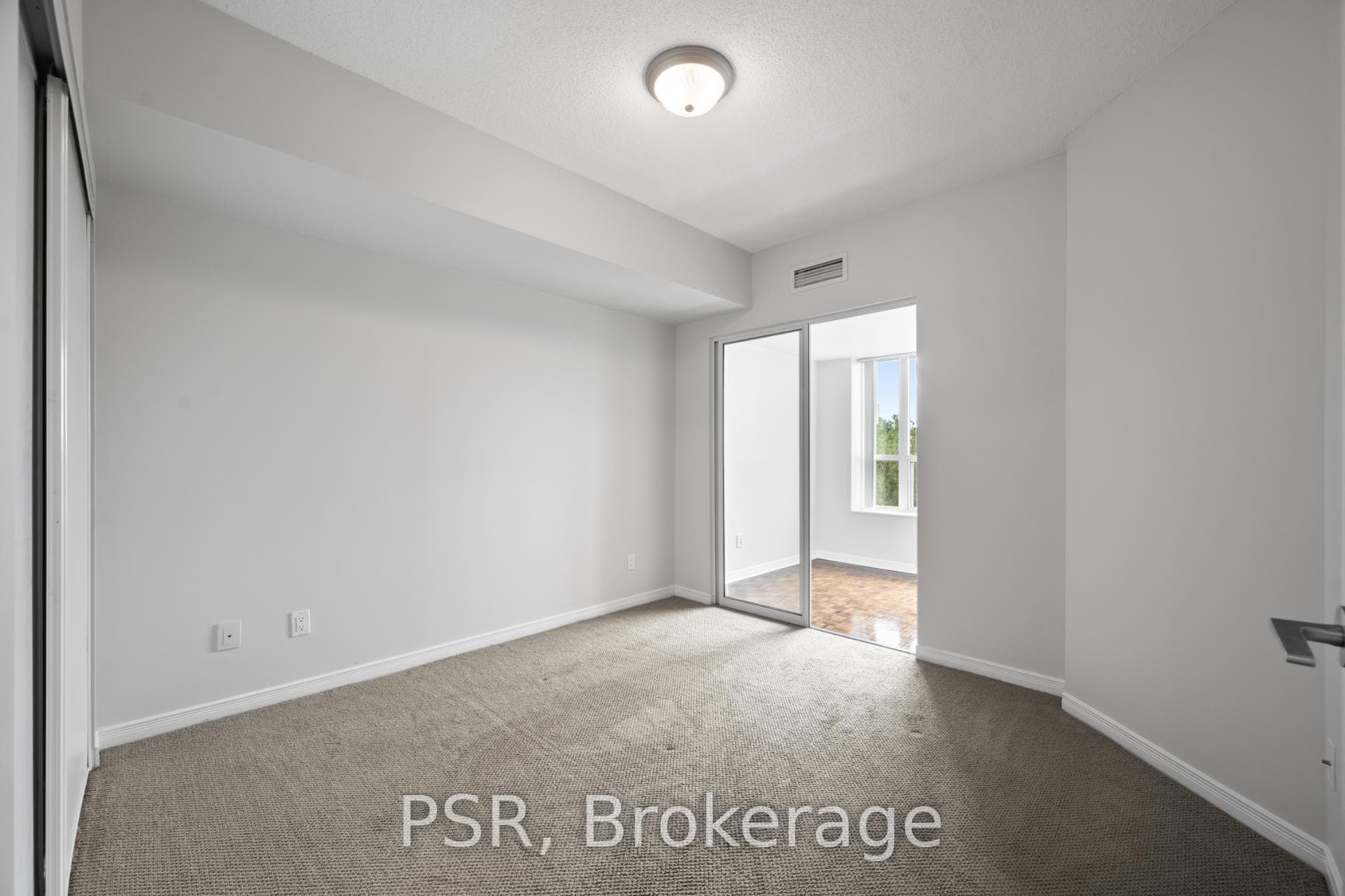 515 Rosewell Avenue Unit 711 photo 8