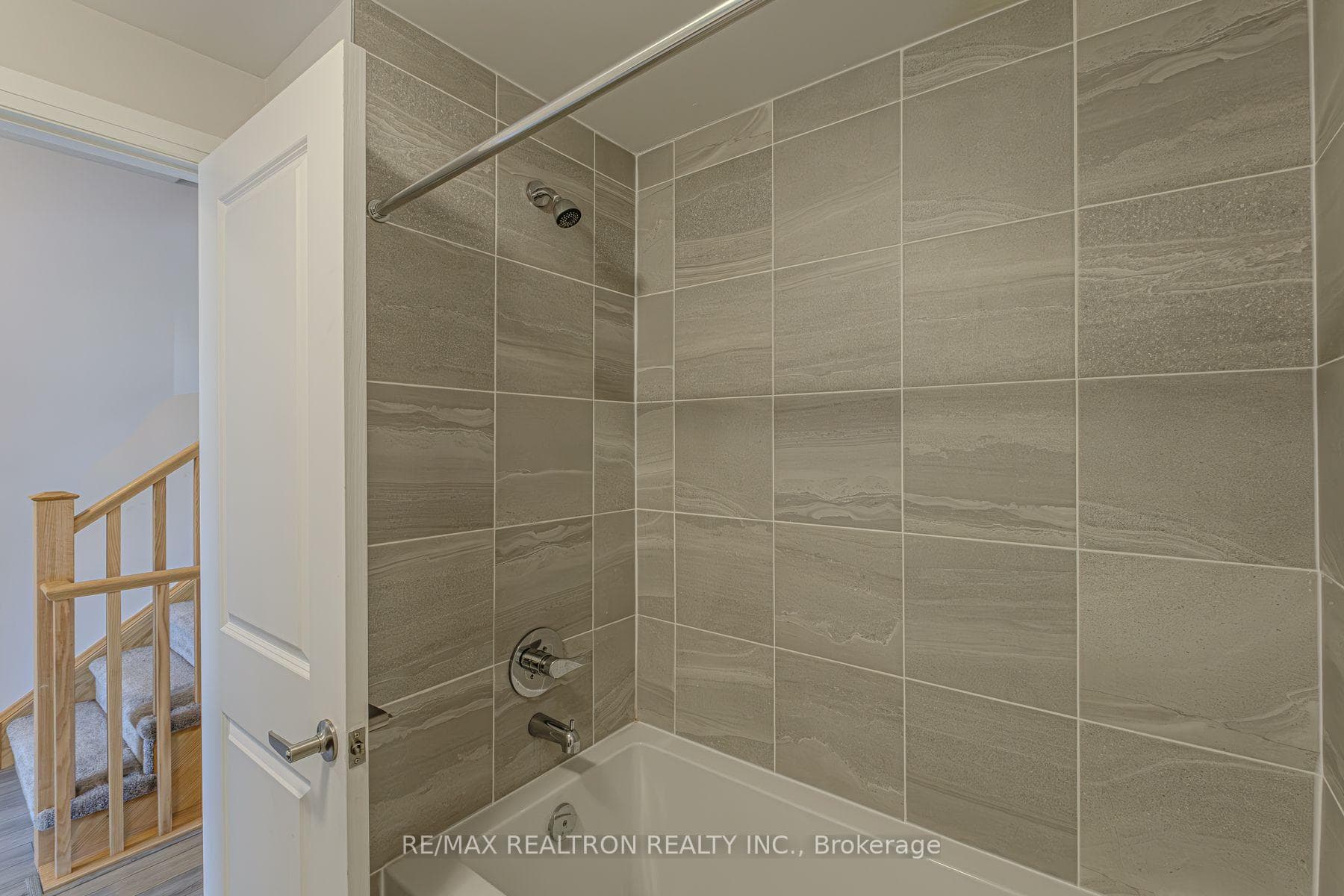 585 Colborne Street Unit 305 photo 12