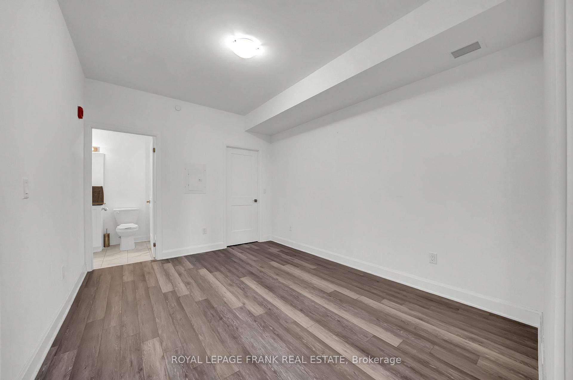 50 Lakebreeze Drive Unit 318 photo 14