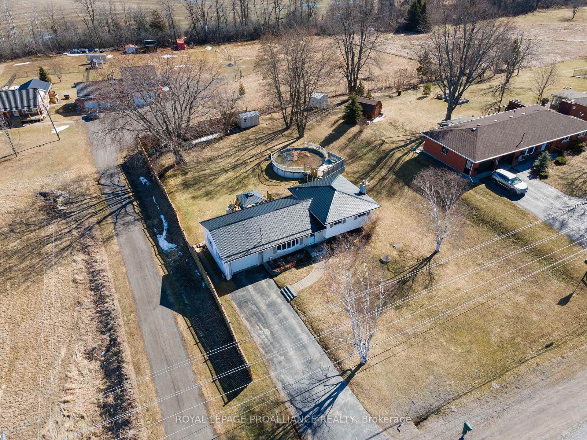 1688 Wallbridge Loyalist Road photo 35