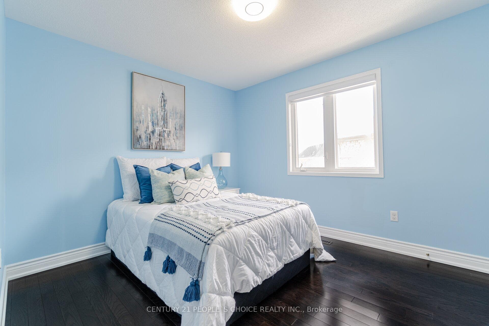 90 Vera Lynn Crescent photo 28