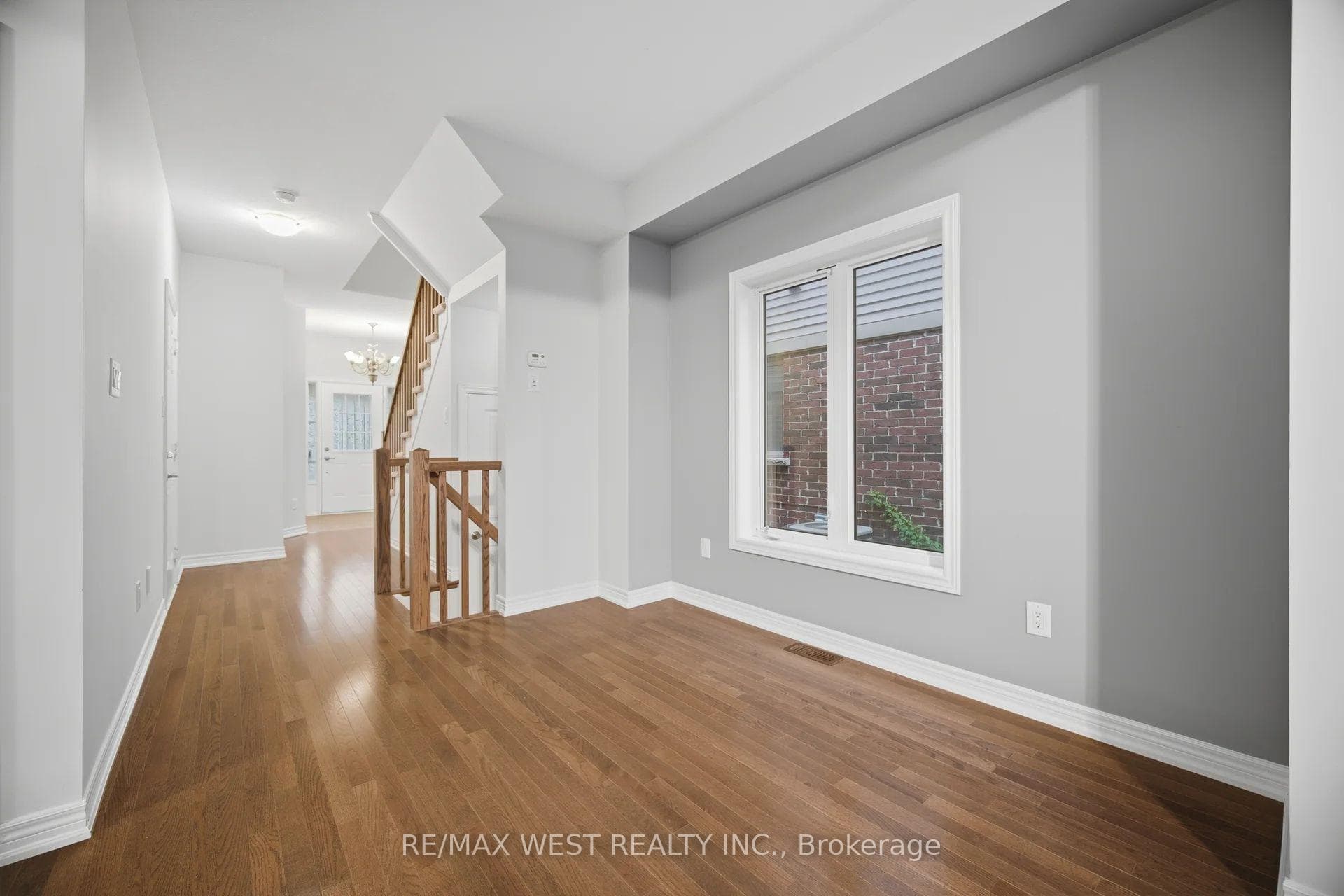 137 Echovalley Drive photo 7