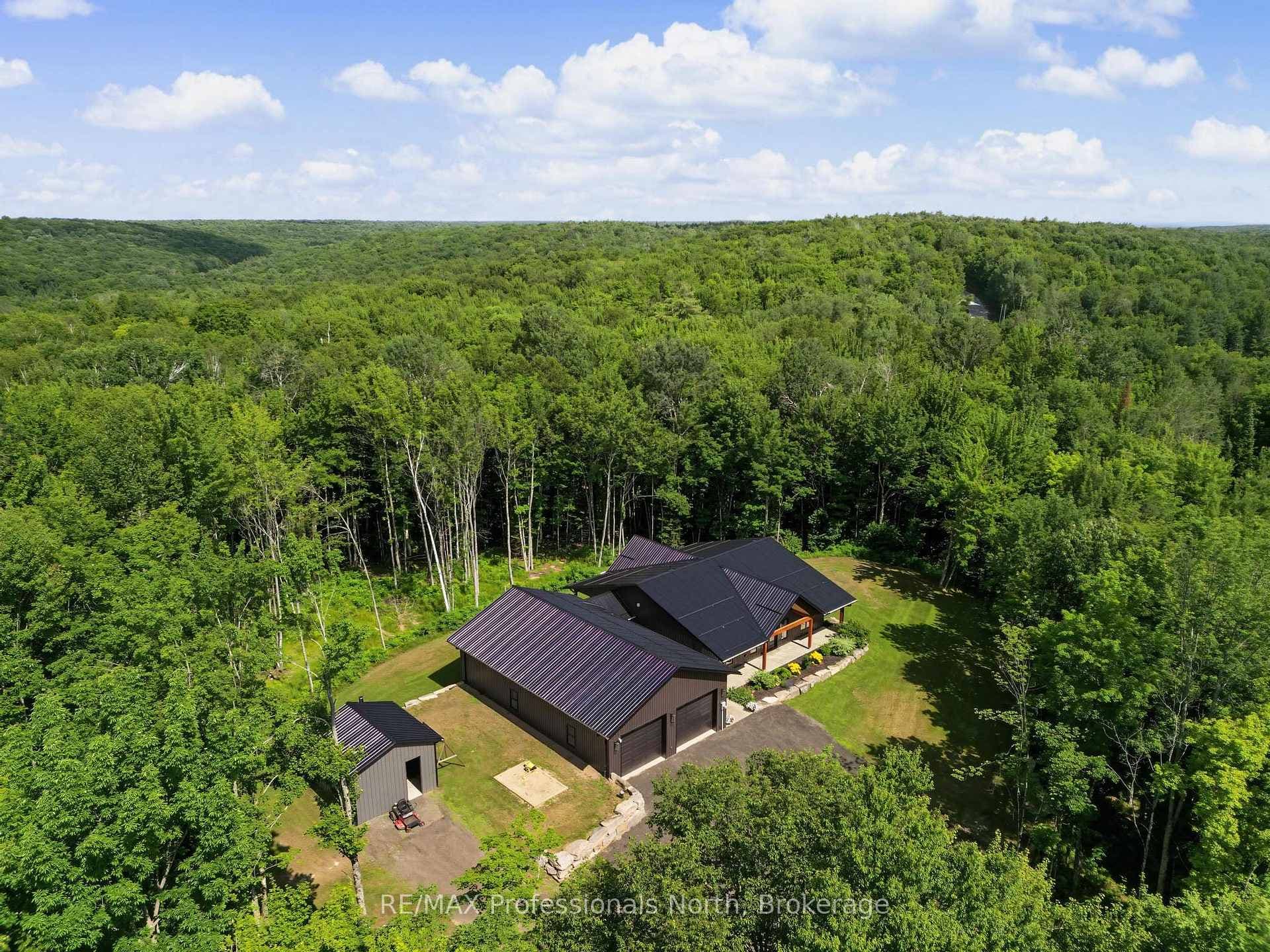 1541 Bobcaygeon Road photo 35