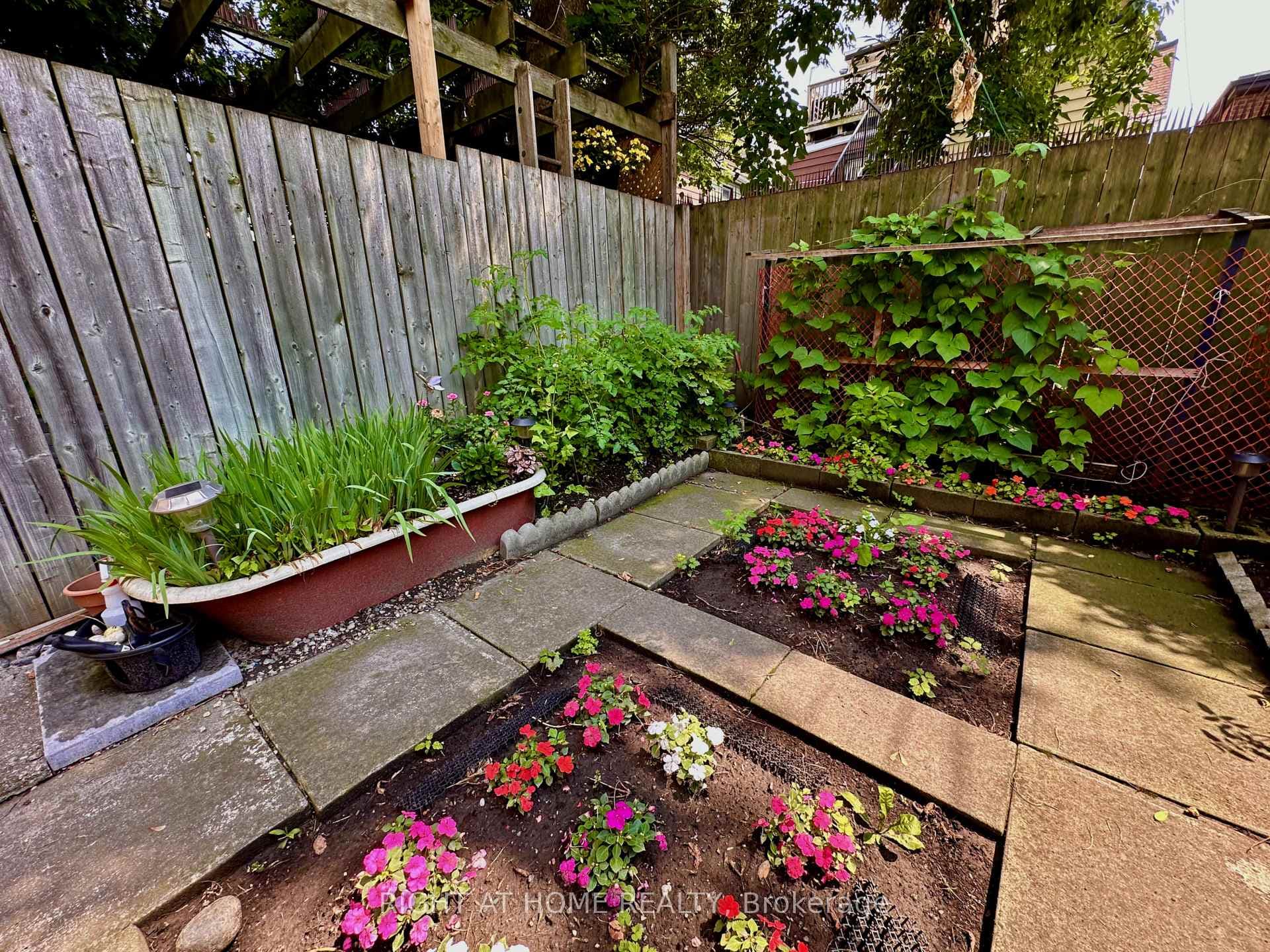 17 Allen Avenue photo 16