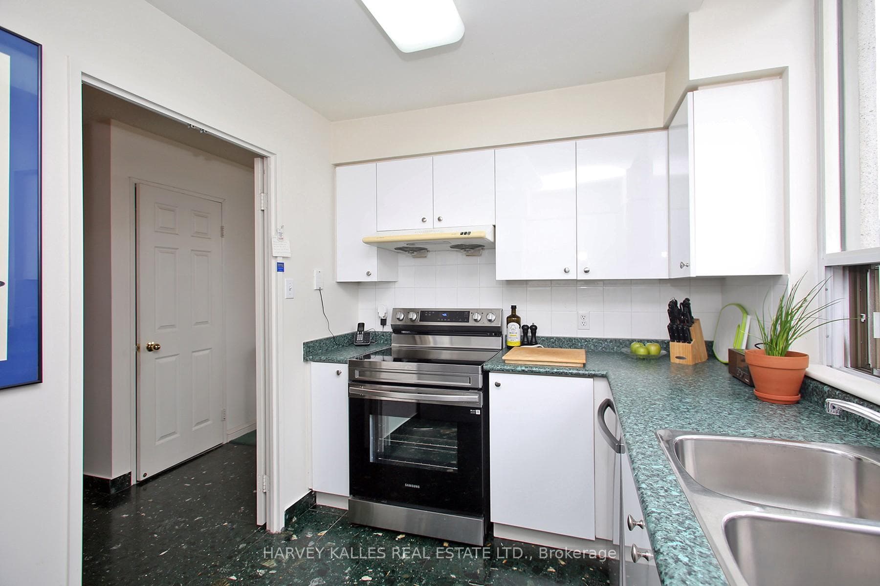 256 Doris Avenue Unit UPH07 photo 25