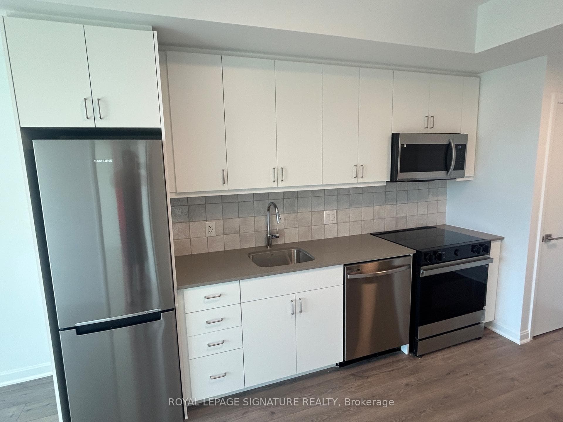 223 Princess Street Unit 413 photo 6