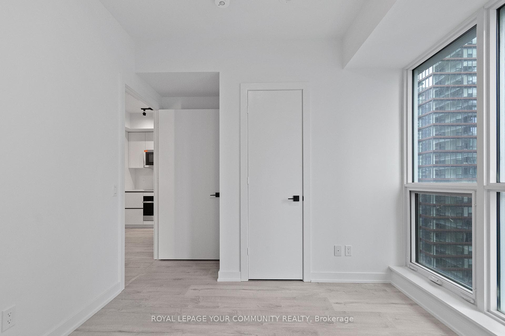 327 King Street Unit 2304 photo 7