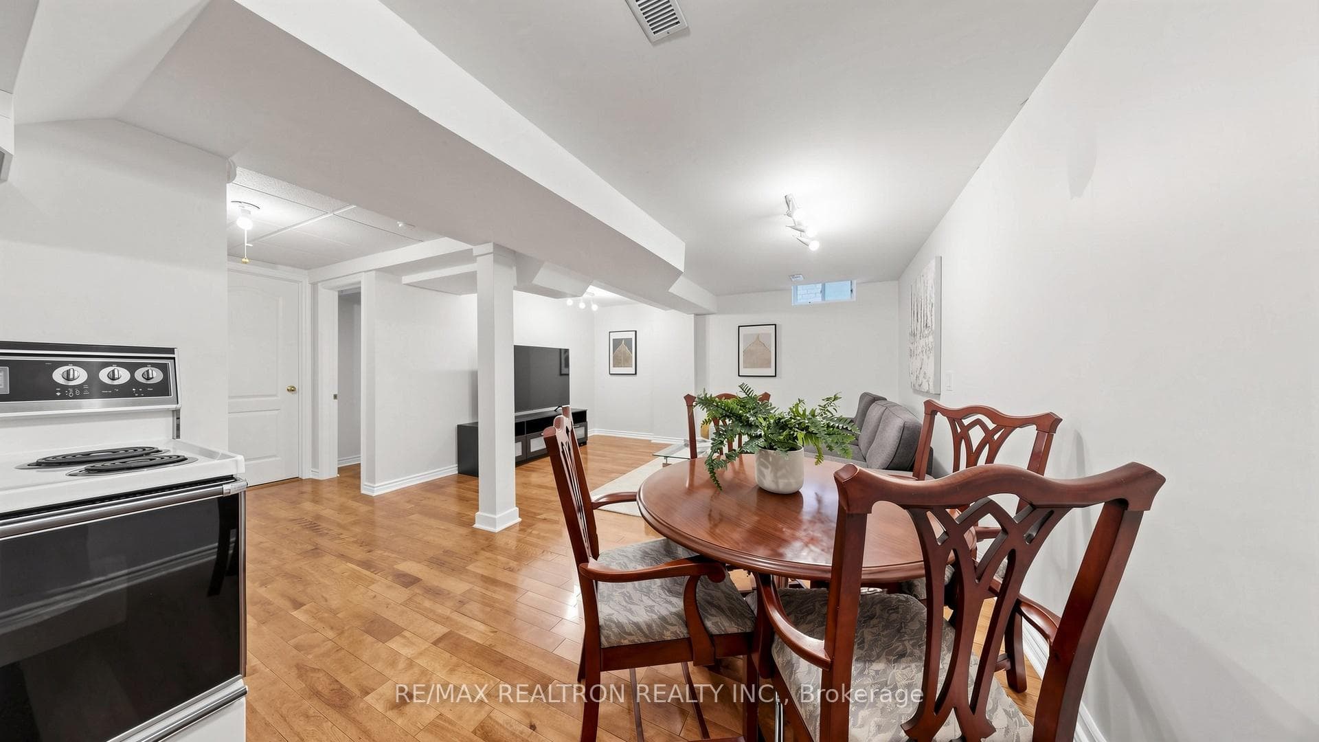 492 Pleasant Ridge Avenue photo 30