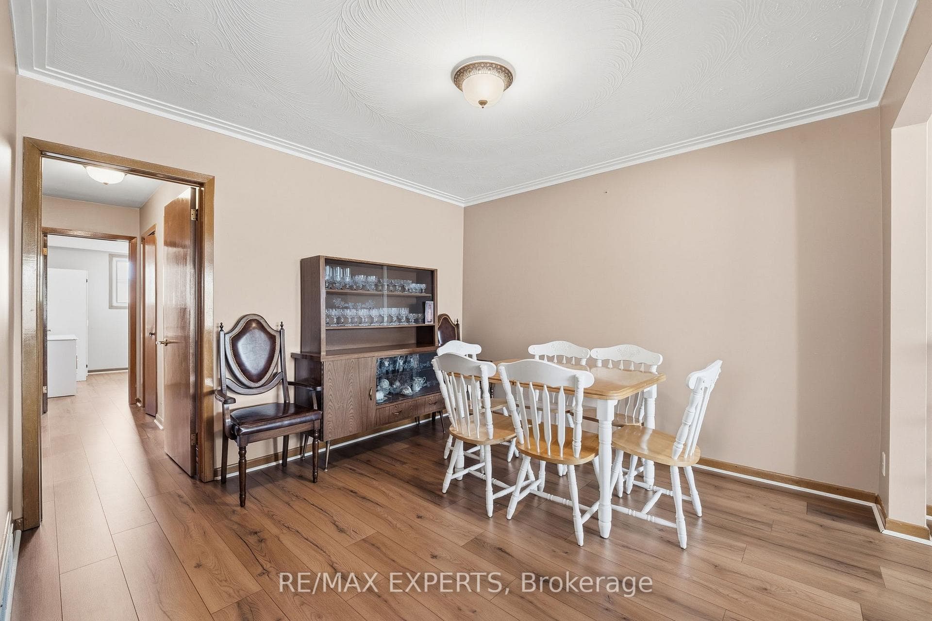 302 Hullmar Drive photo 12