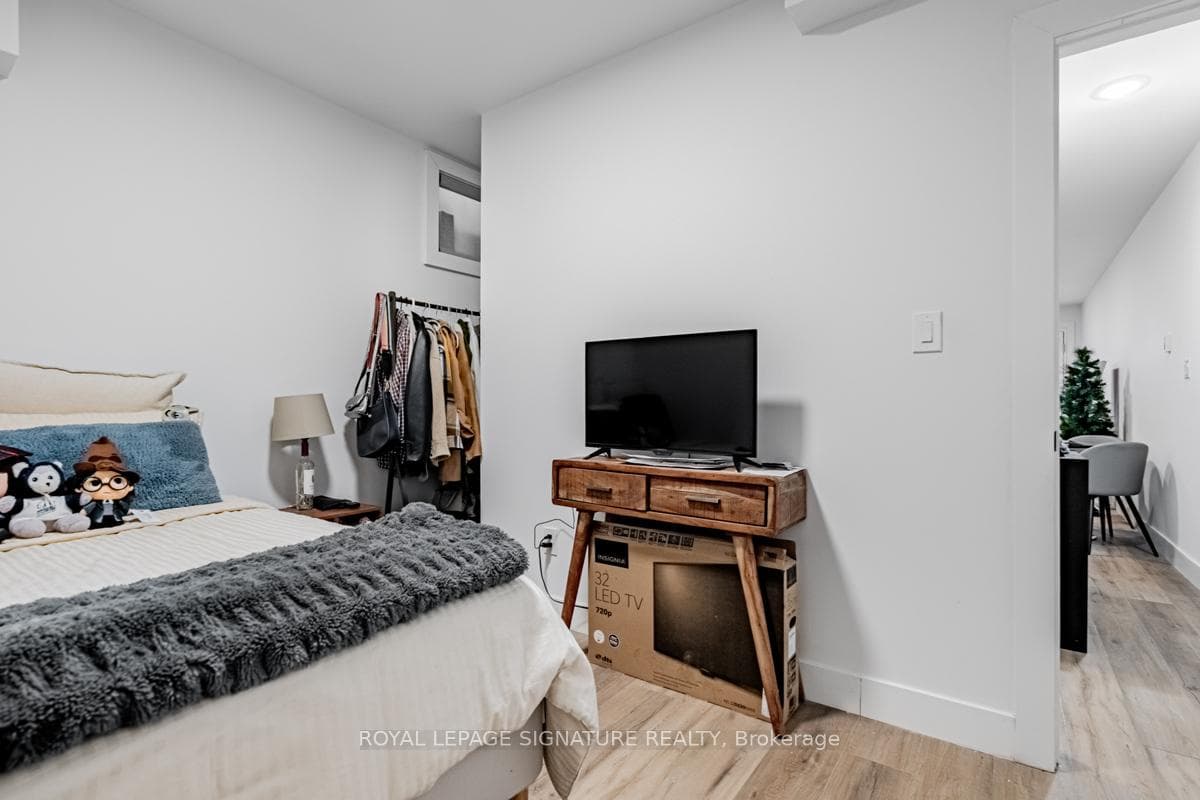 679 Dovercourt Road Unit 2 photo 11