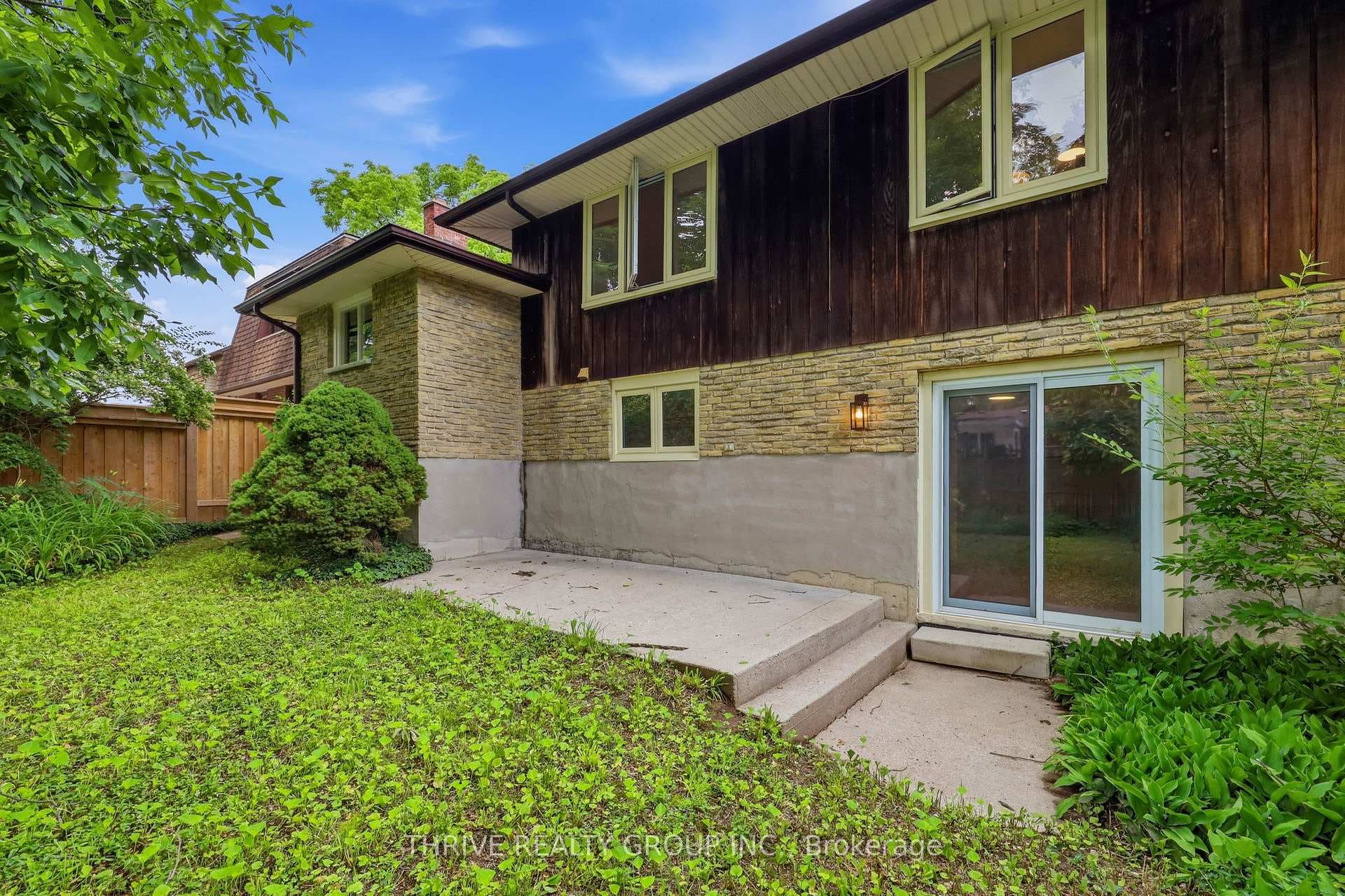 115 HALIBURTON Road photo 23